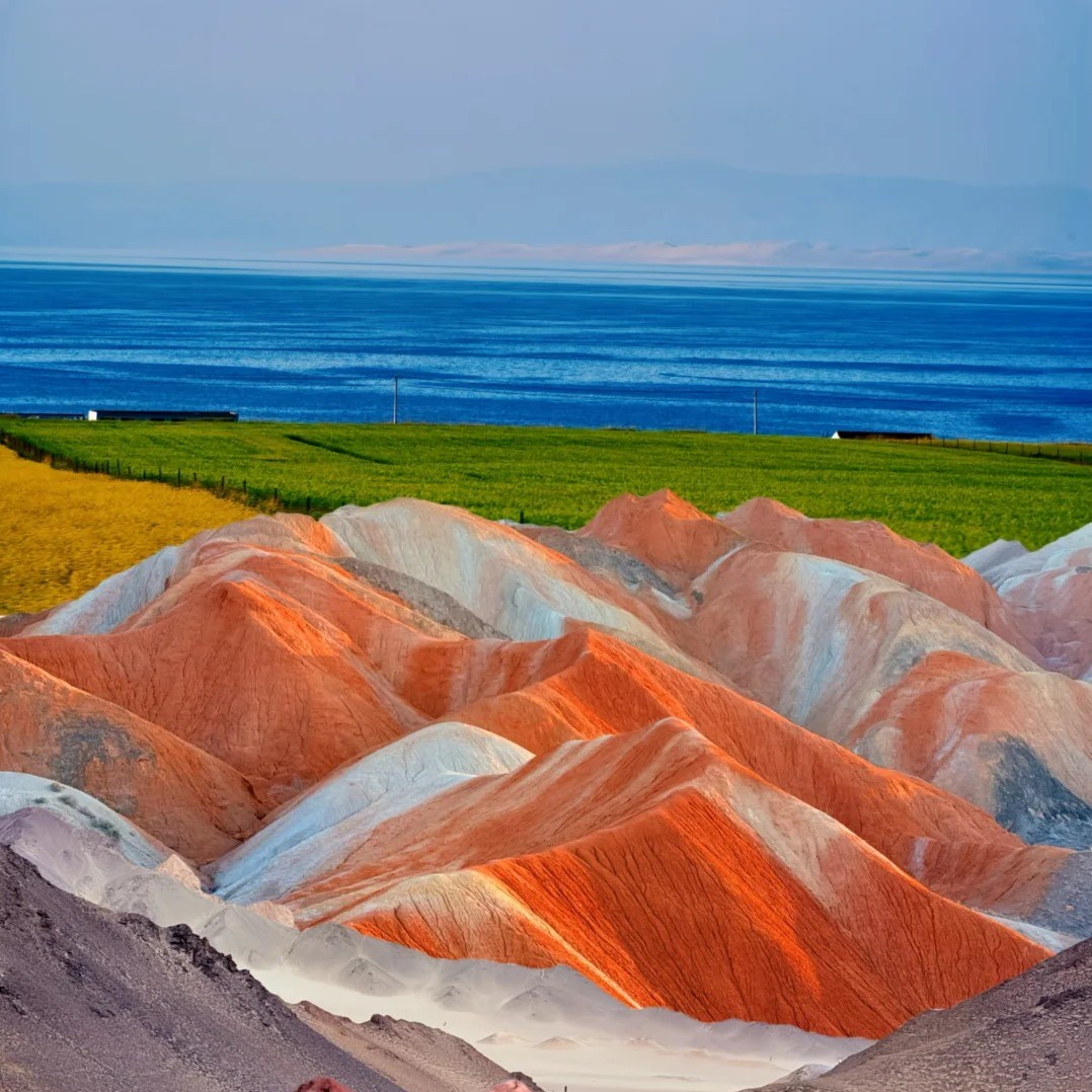Viral Qarhan Salt Lake · 8-Day Qinghai–Gansu Grand Loop Tour (2+1 VIP Coach)