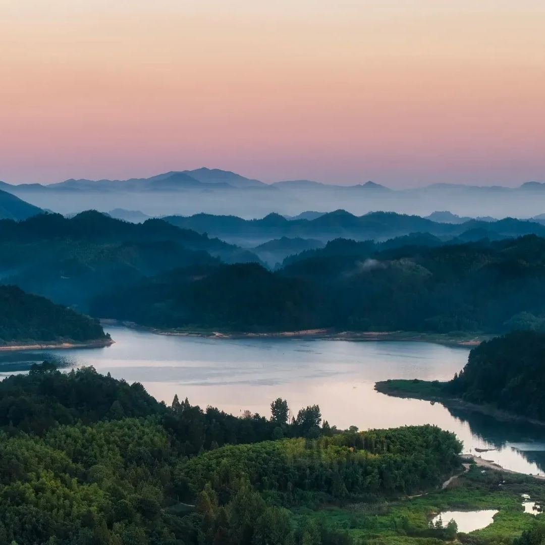 Huzhou’s Landscape Scroll