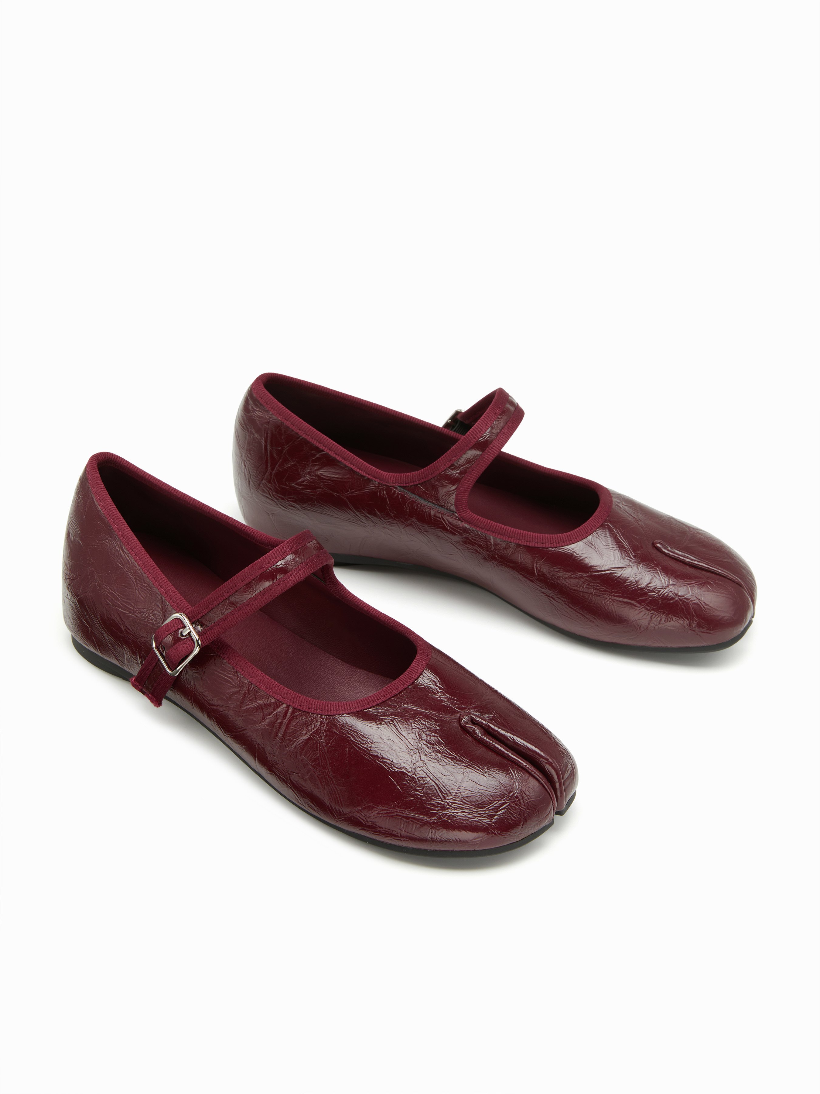 BUCKET SPLIT TOE MARY JANE FLATS — Wine