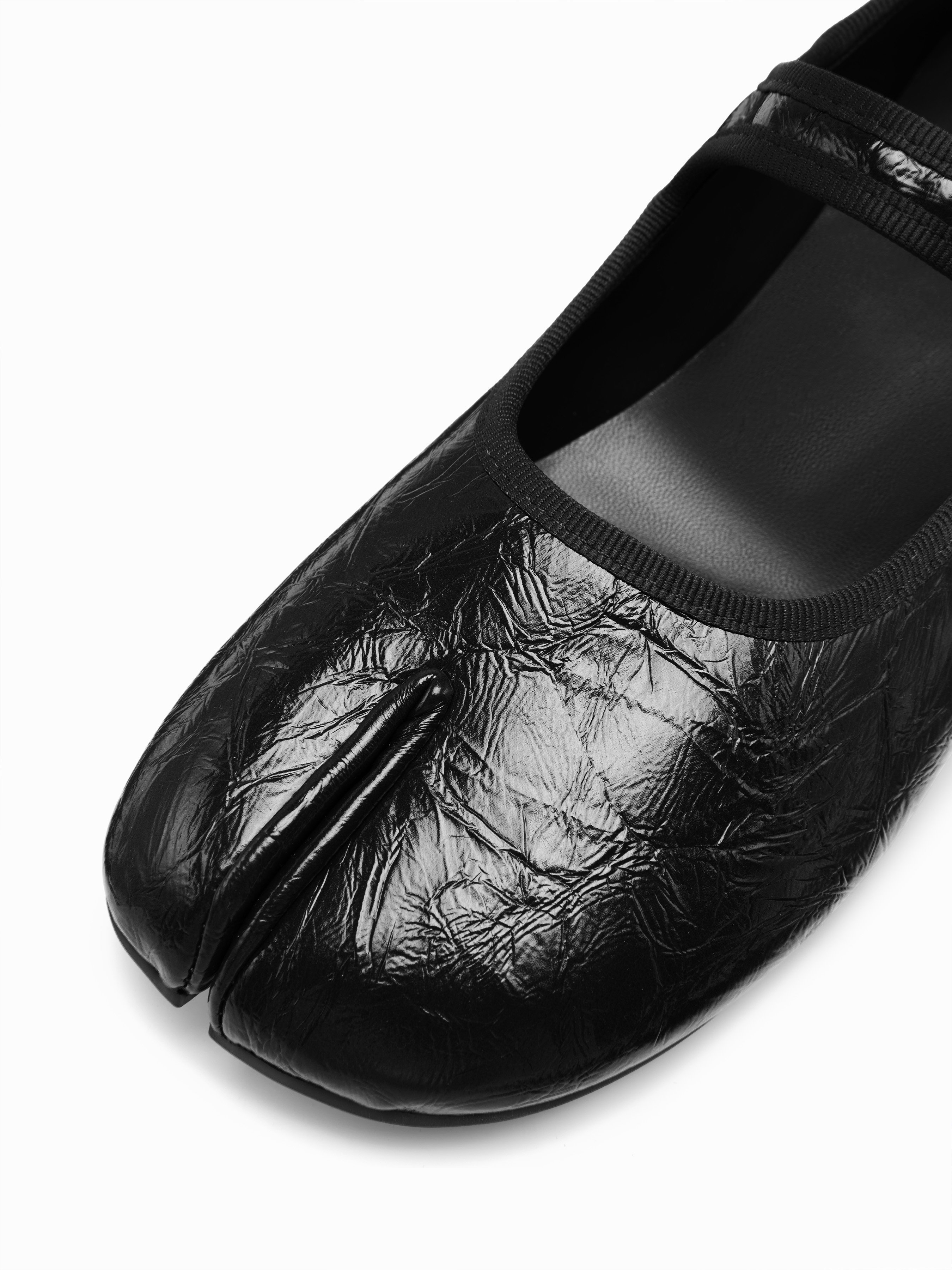 BUCKET SPLIT TOE MARY JANE FLATS — Black