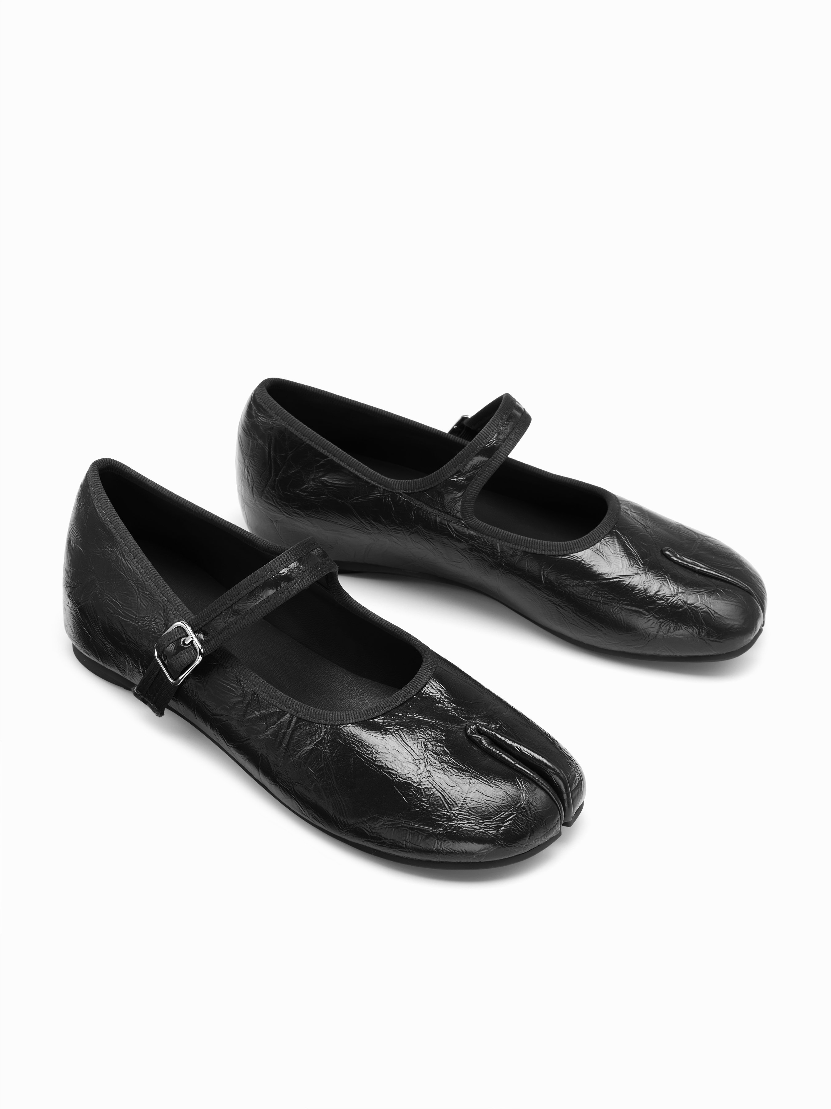 BUCKET SPLIT TOE MARY JANE FLATS — Black