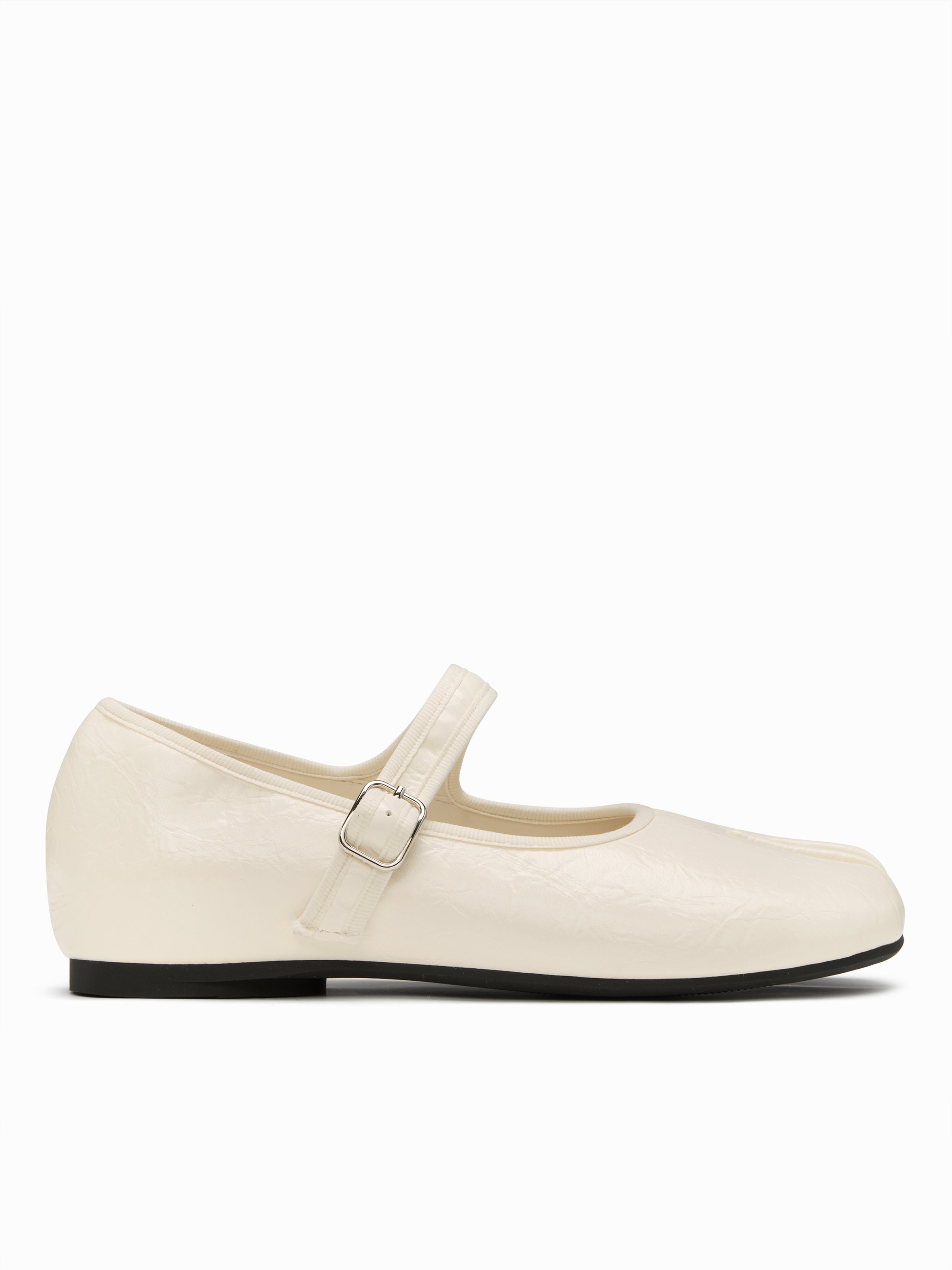 BUCKET SPLIT TOE MARY JANE FLATS — Cream
