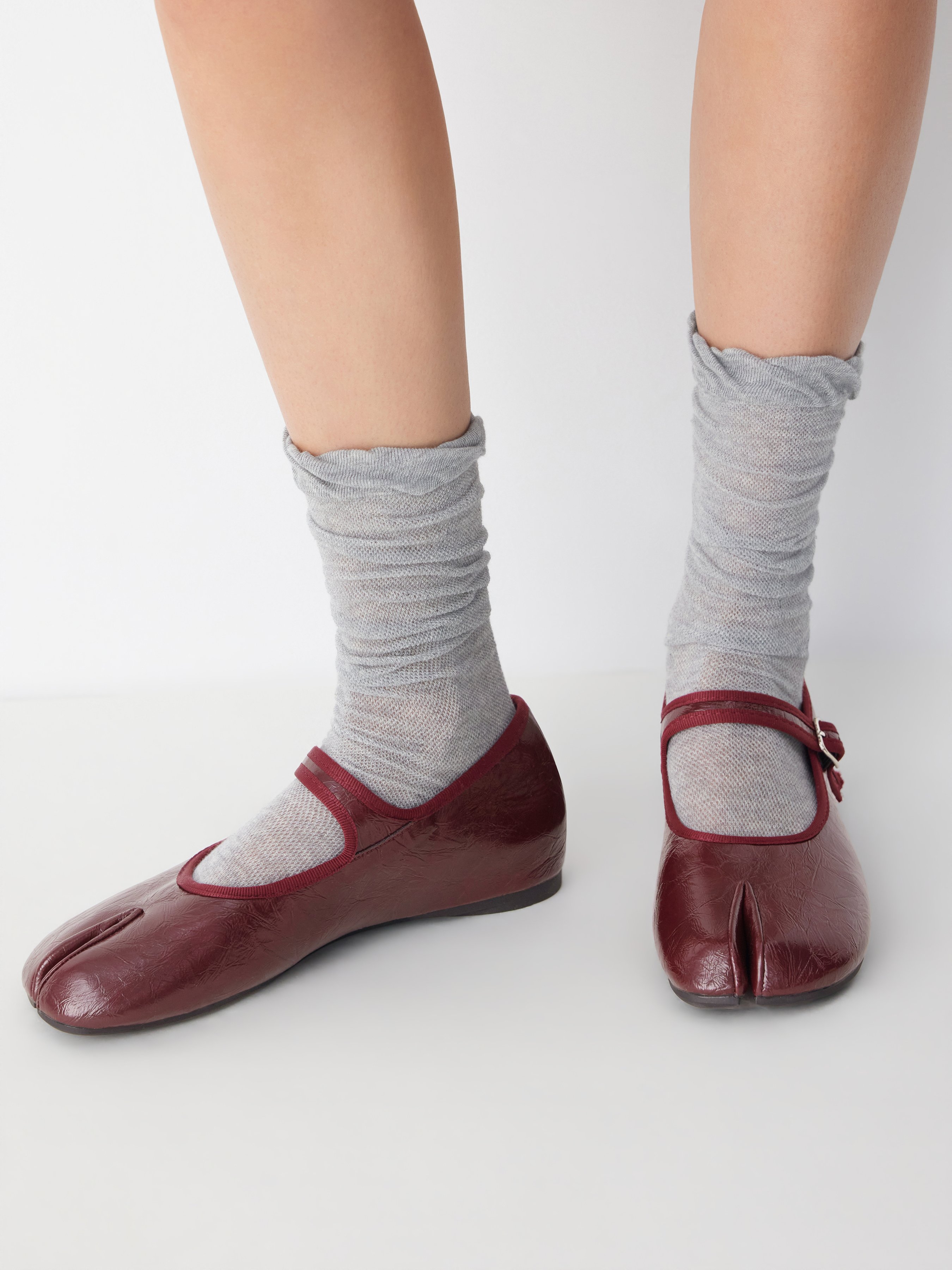 BUCKET SPLIT TOE MARY JANE FLATS — Wine