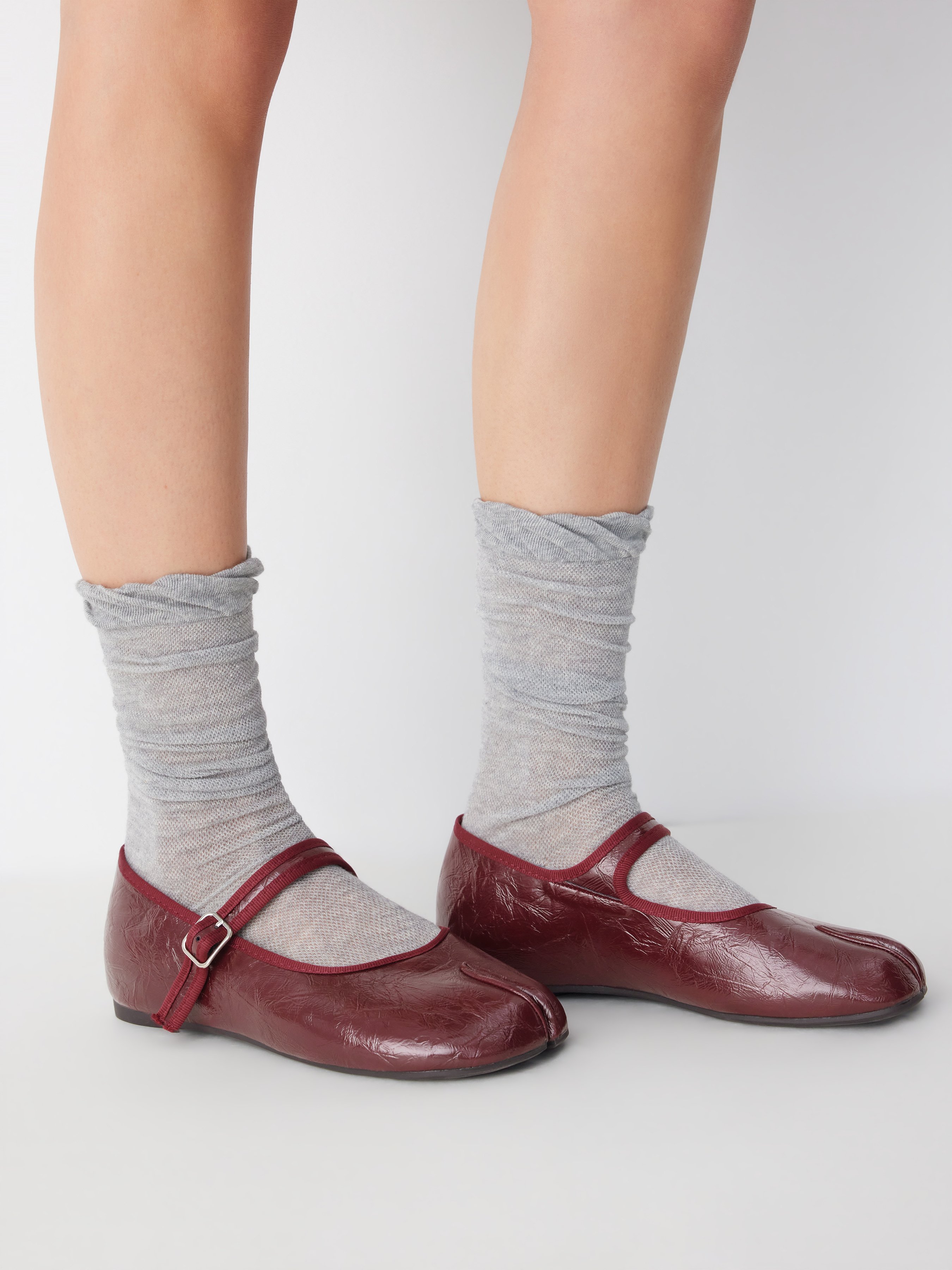 BUCKET SPLIT TOE MARY JANE FLATS — Wine