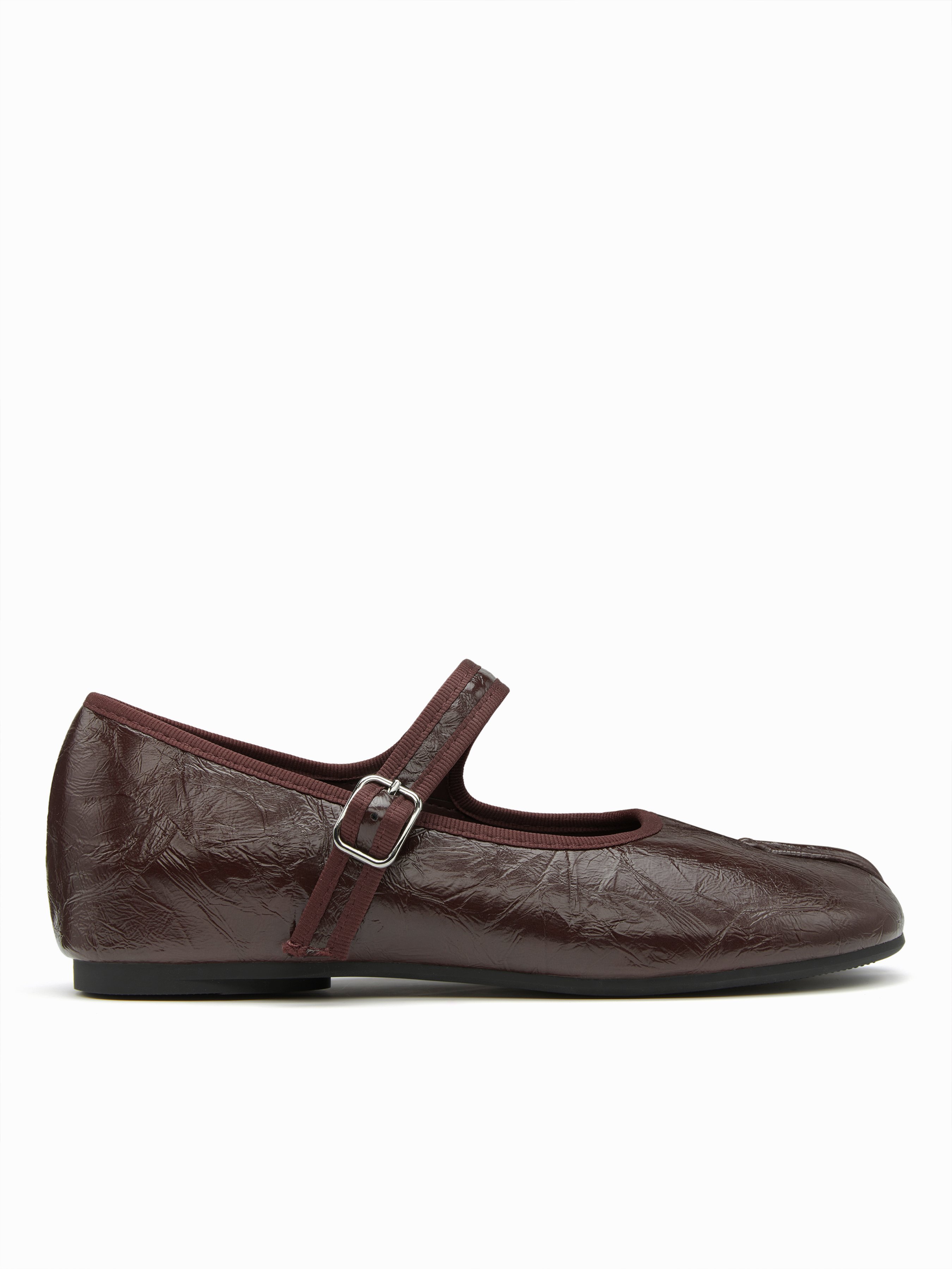 BUCKET SPLIT TOE MARY JANE FLATS — Coffee