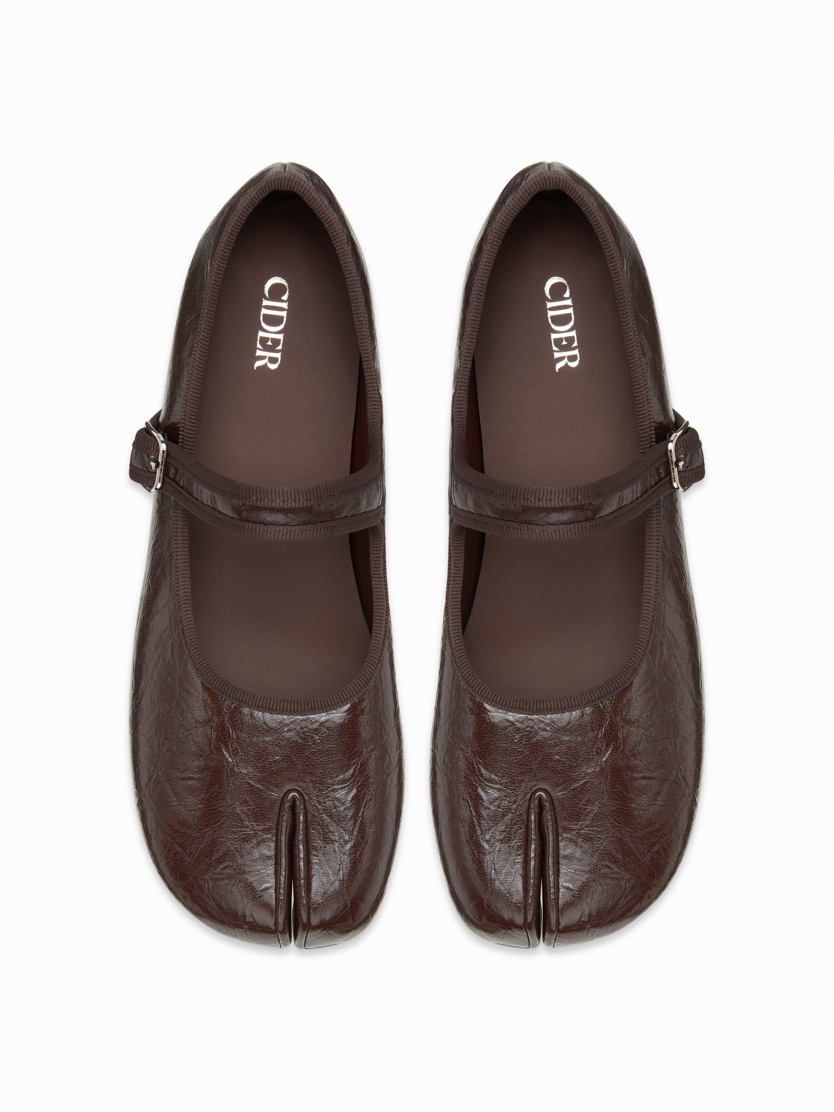BUCKET SPLIT TOE MARY JANE FLATS — Coffee