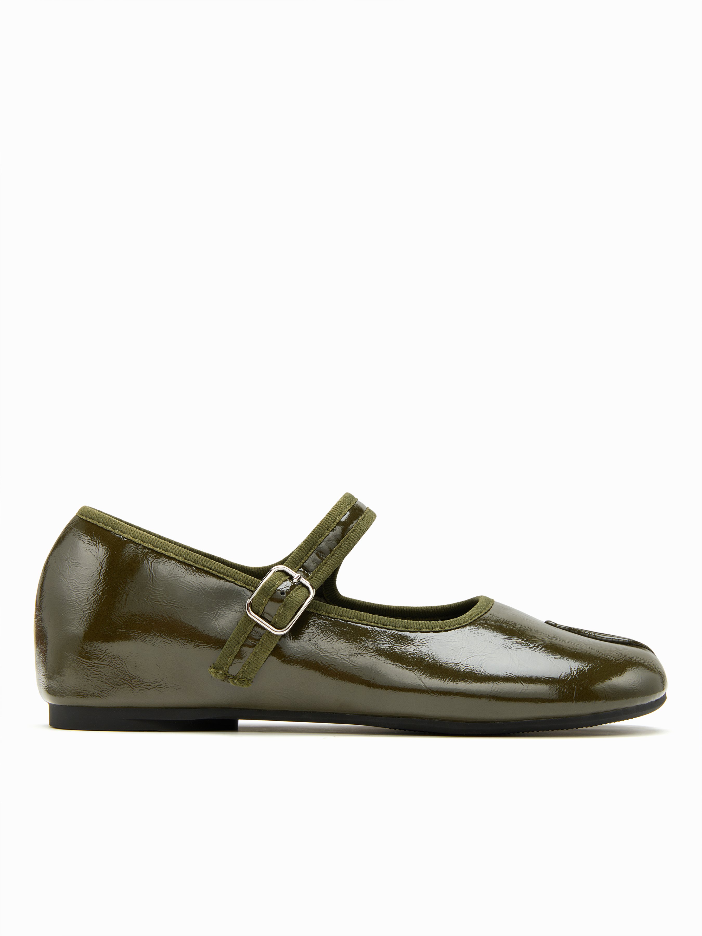 BUCKET SPLIT TOE MARY JANE FLATS — Dark Green