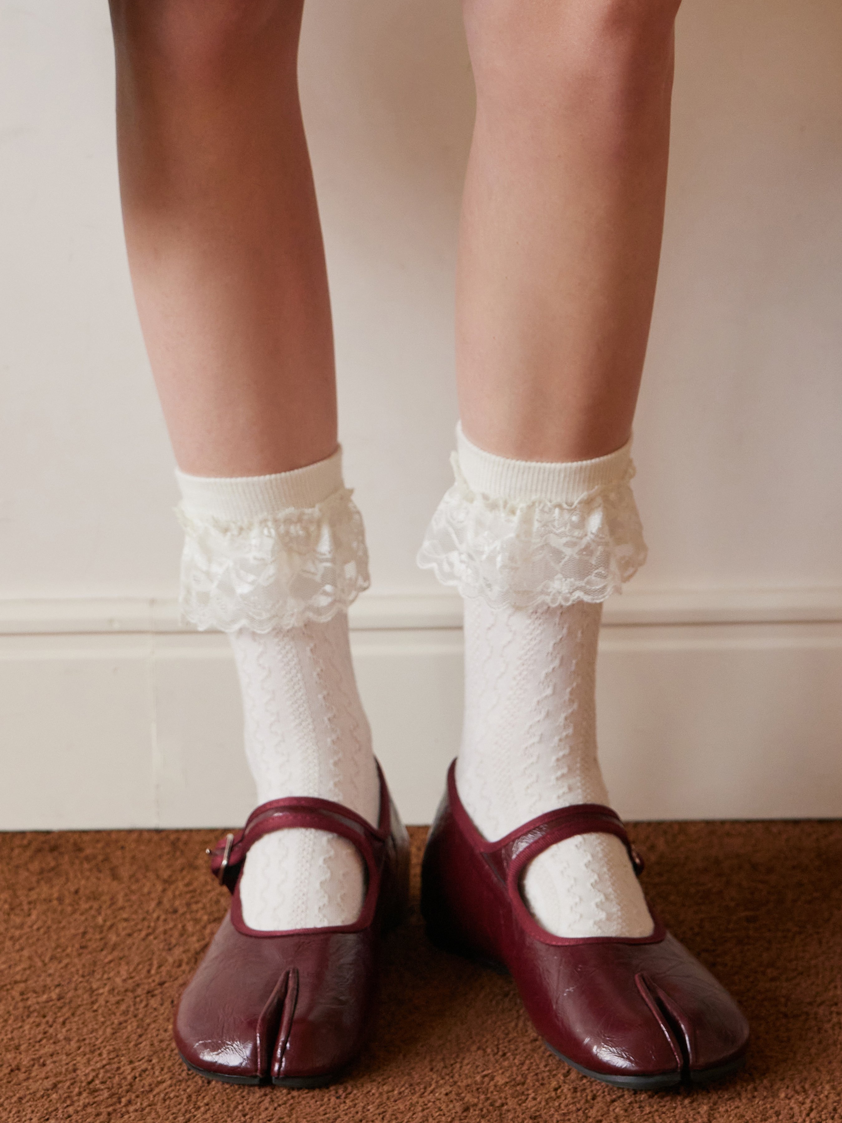 BUCKET SPLIT TOE MARY JANE FLATS — Wine