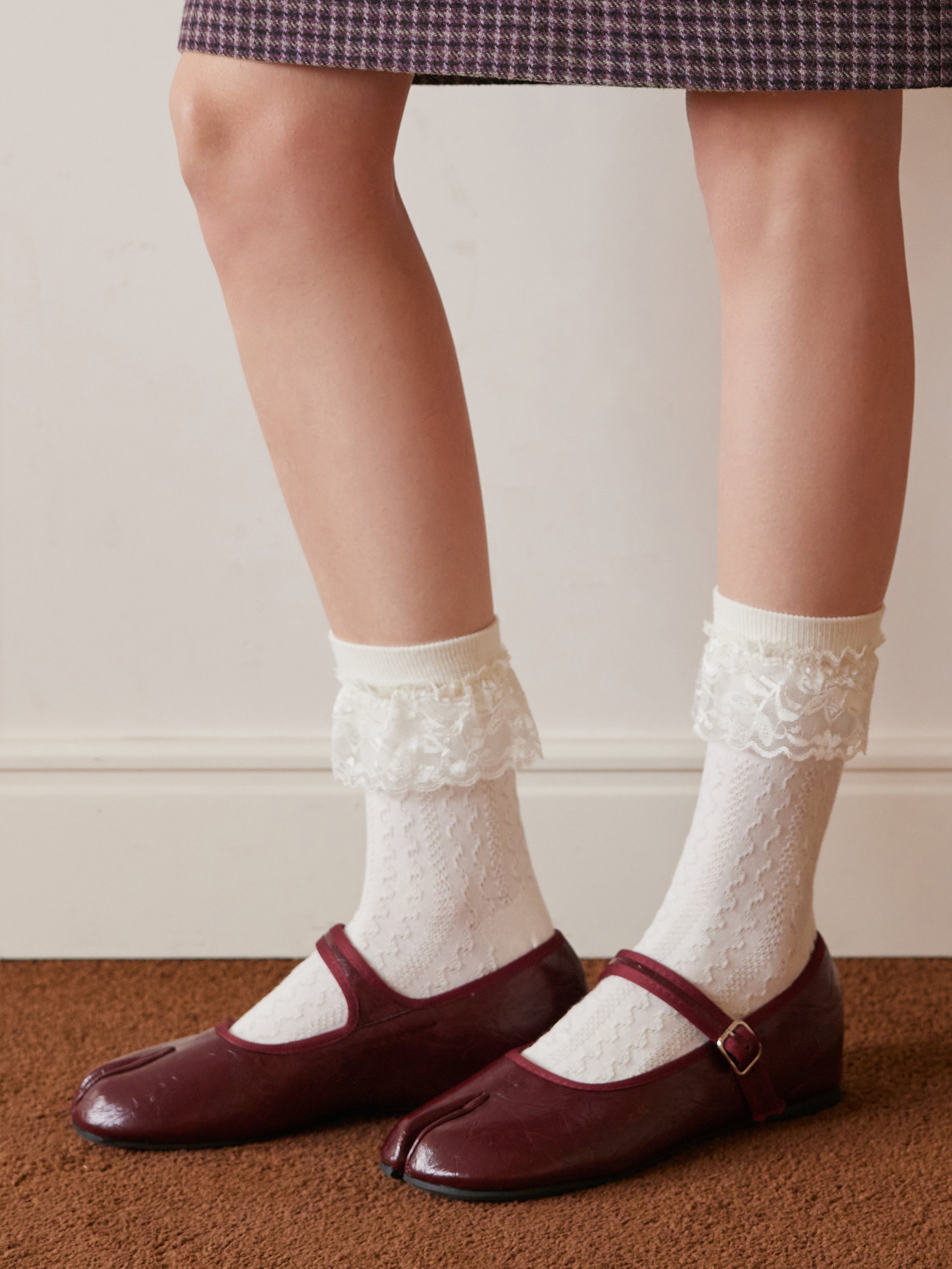 BUCKET SPLIT TOE MARY JANE FLATS — Wine
