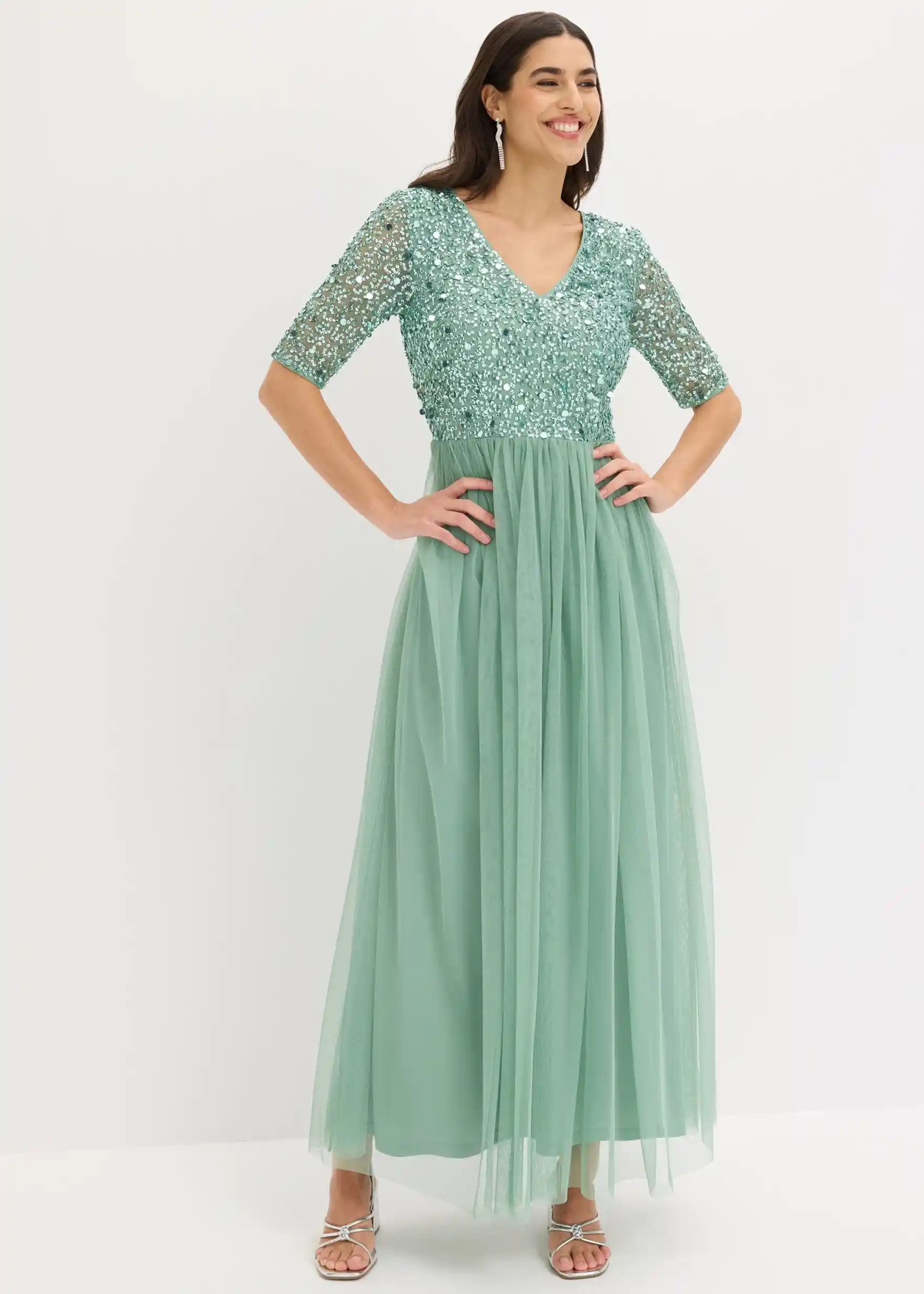 Abendkleid aus zartem Tüll mit Paillettenstickerei - pastellgrün