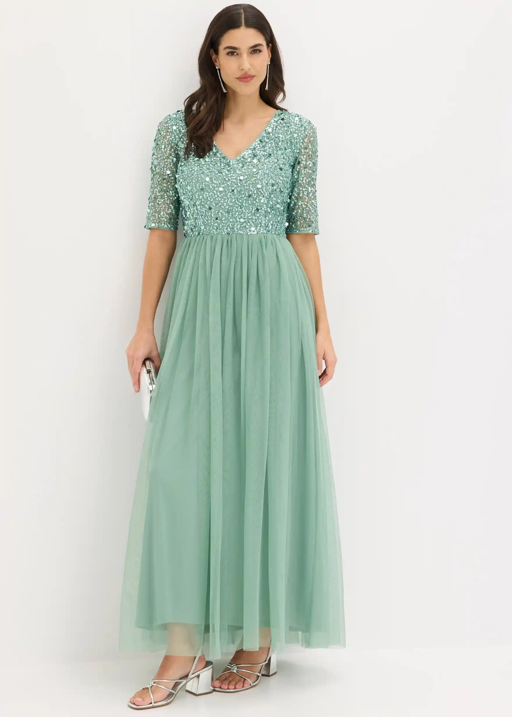 Abendkleid aus zartem Tüll mit Paillettenstickerei - pastellgrün