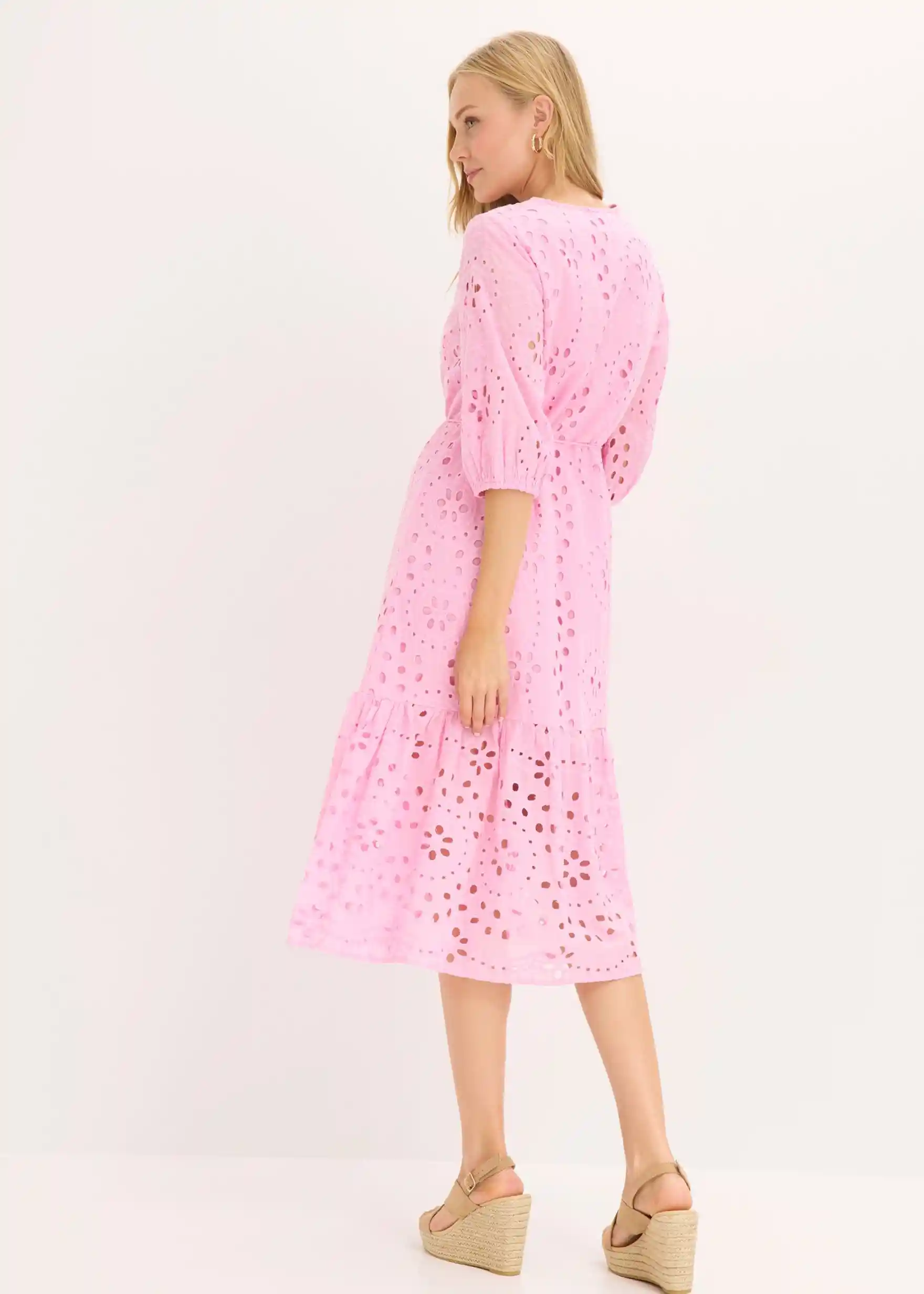 Midikleid aus reiner Baumwolle mit Lochstickerei - rosa