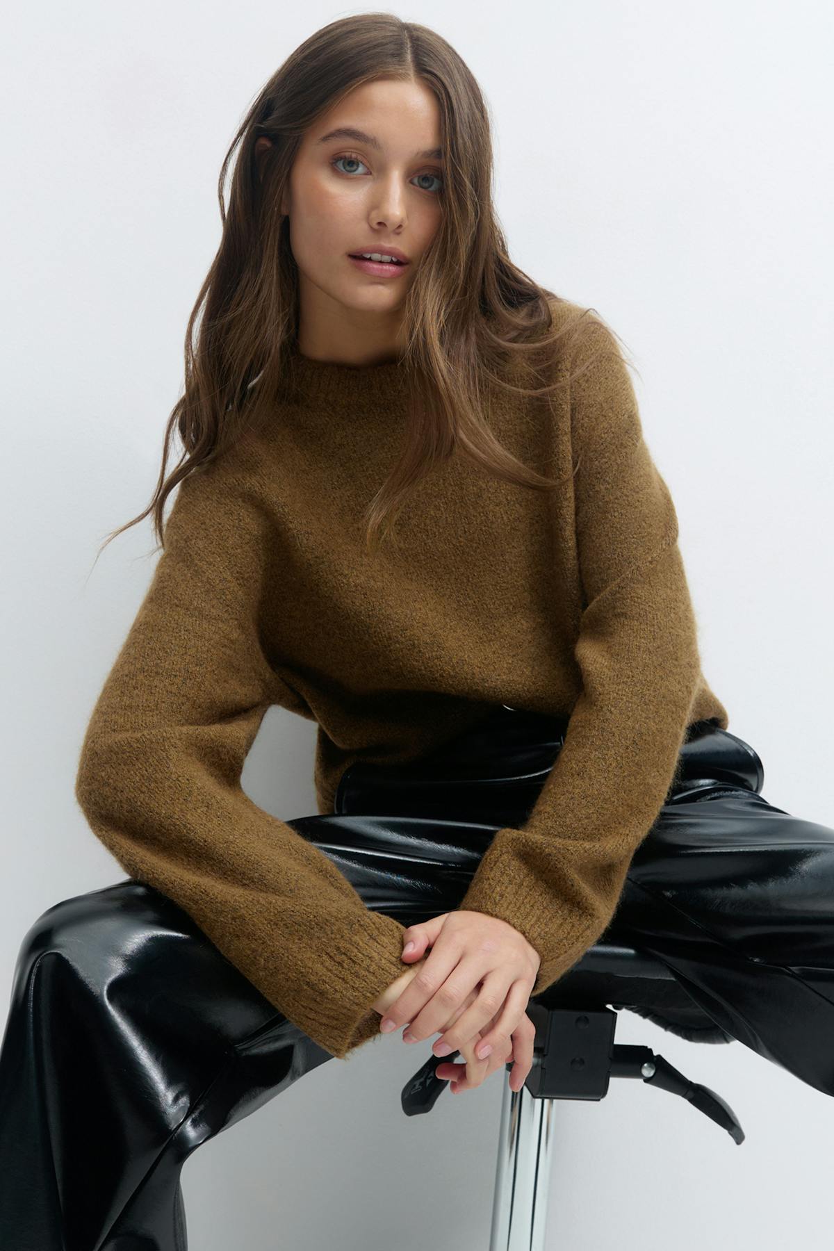Crew neck knitted sweater - Brown