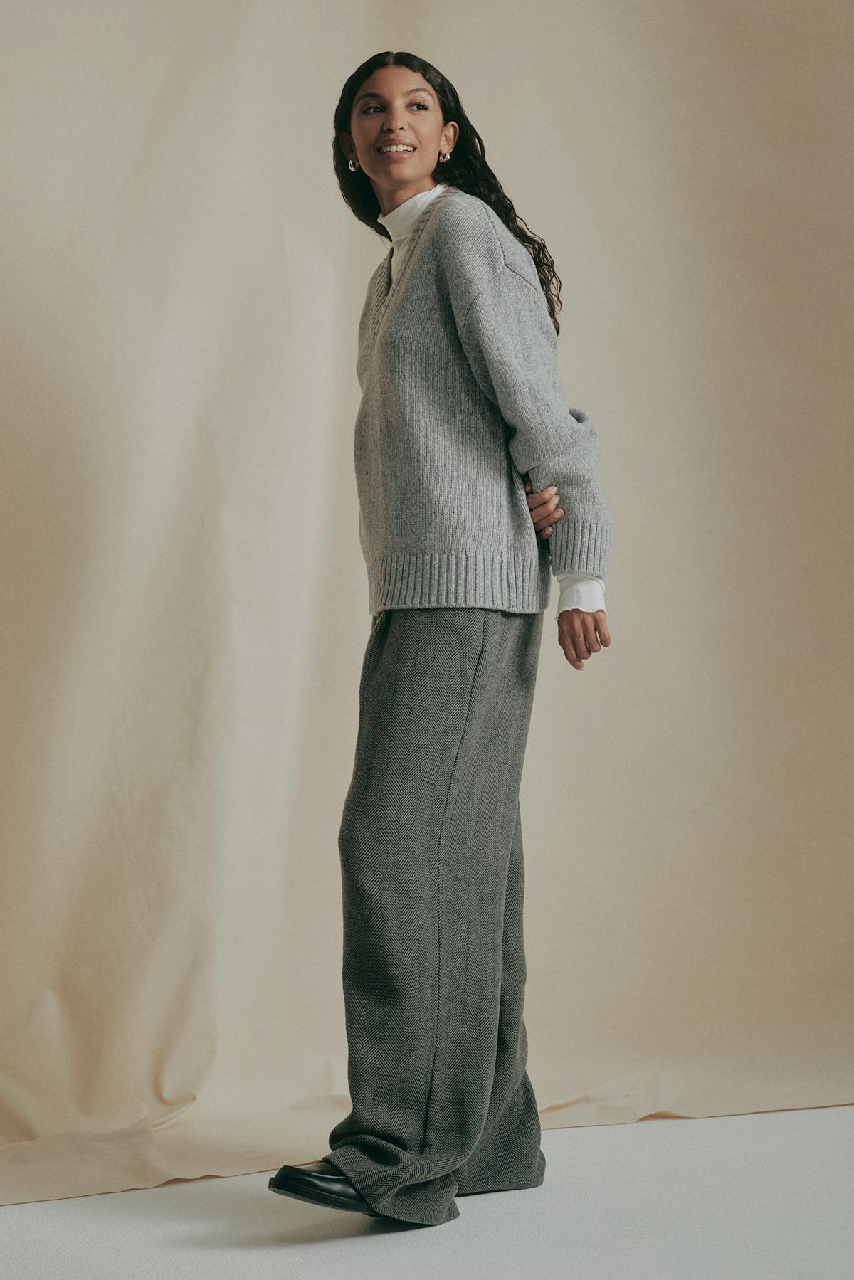 V-neck knitted wool sweater - Grey