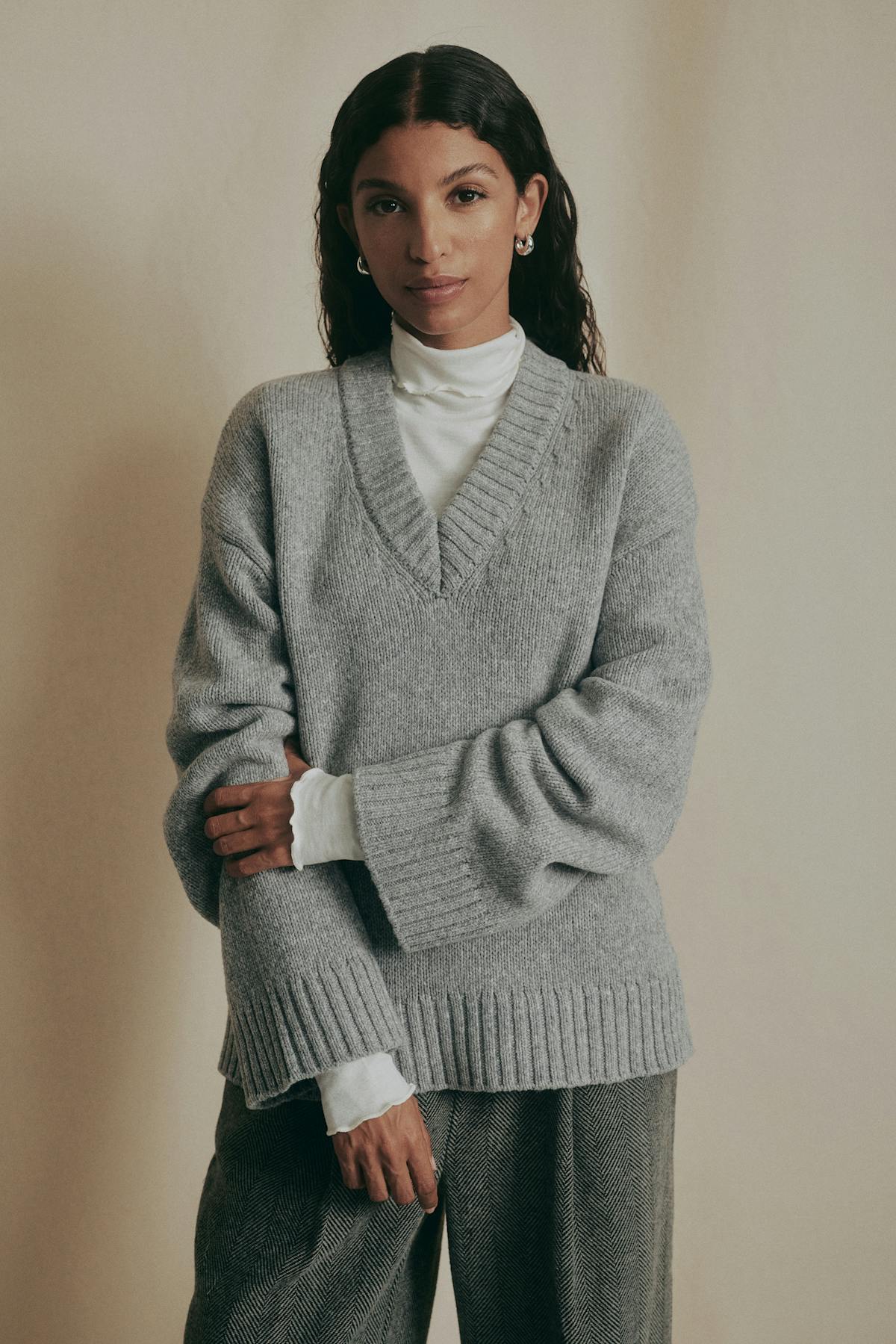 V-neck knitted wool sweater - Grey