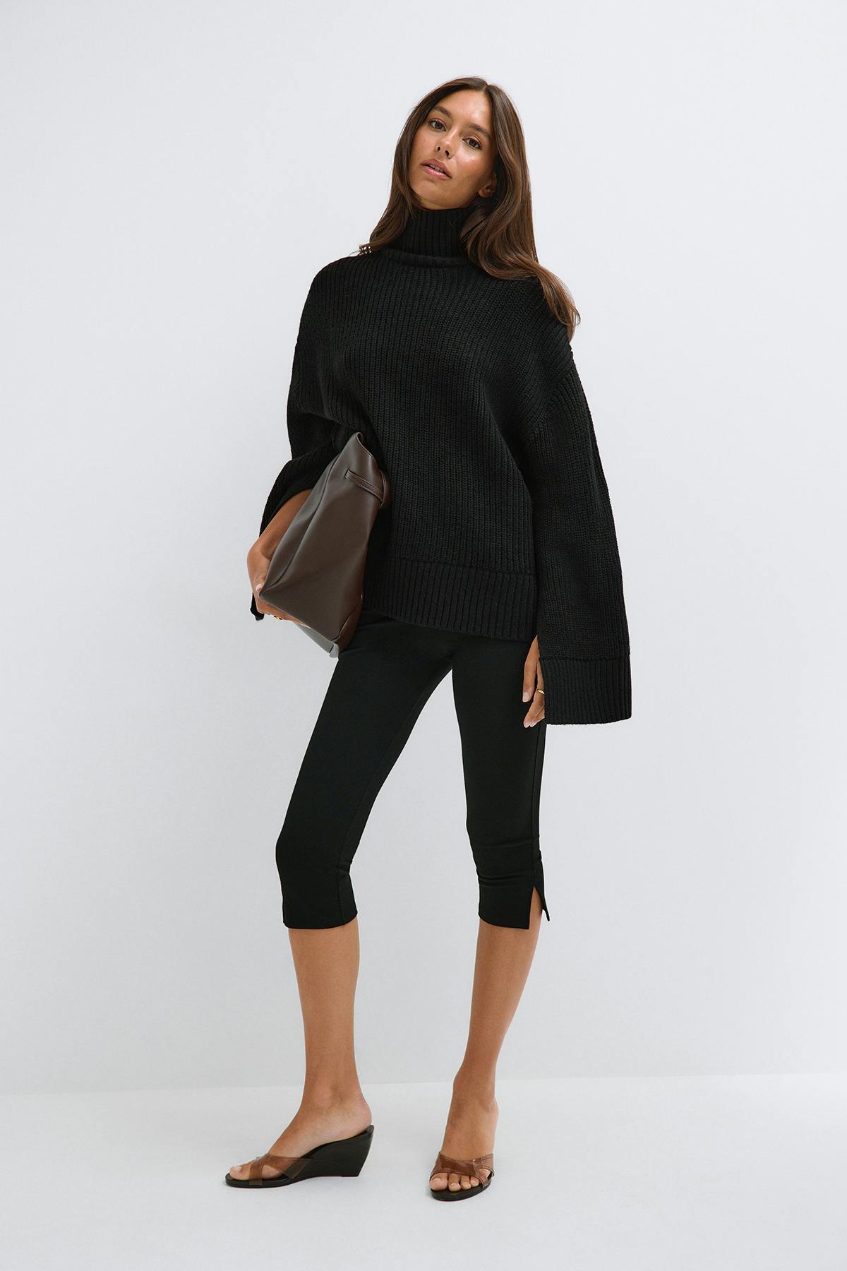 Knitted turtleneck sweater - Black