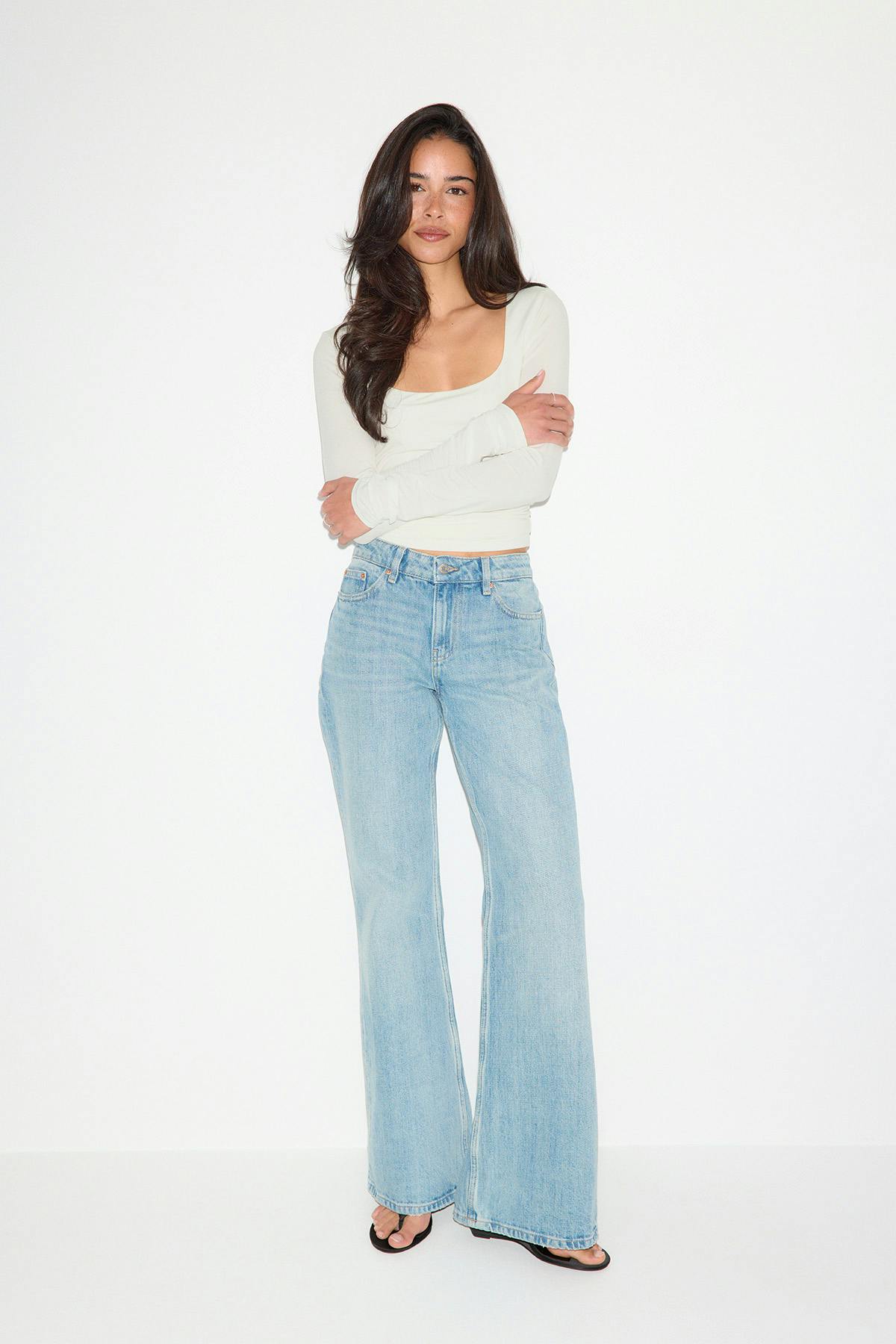Slim fit scoop neck top - White