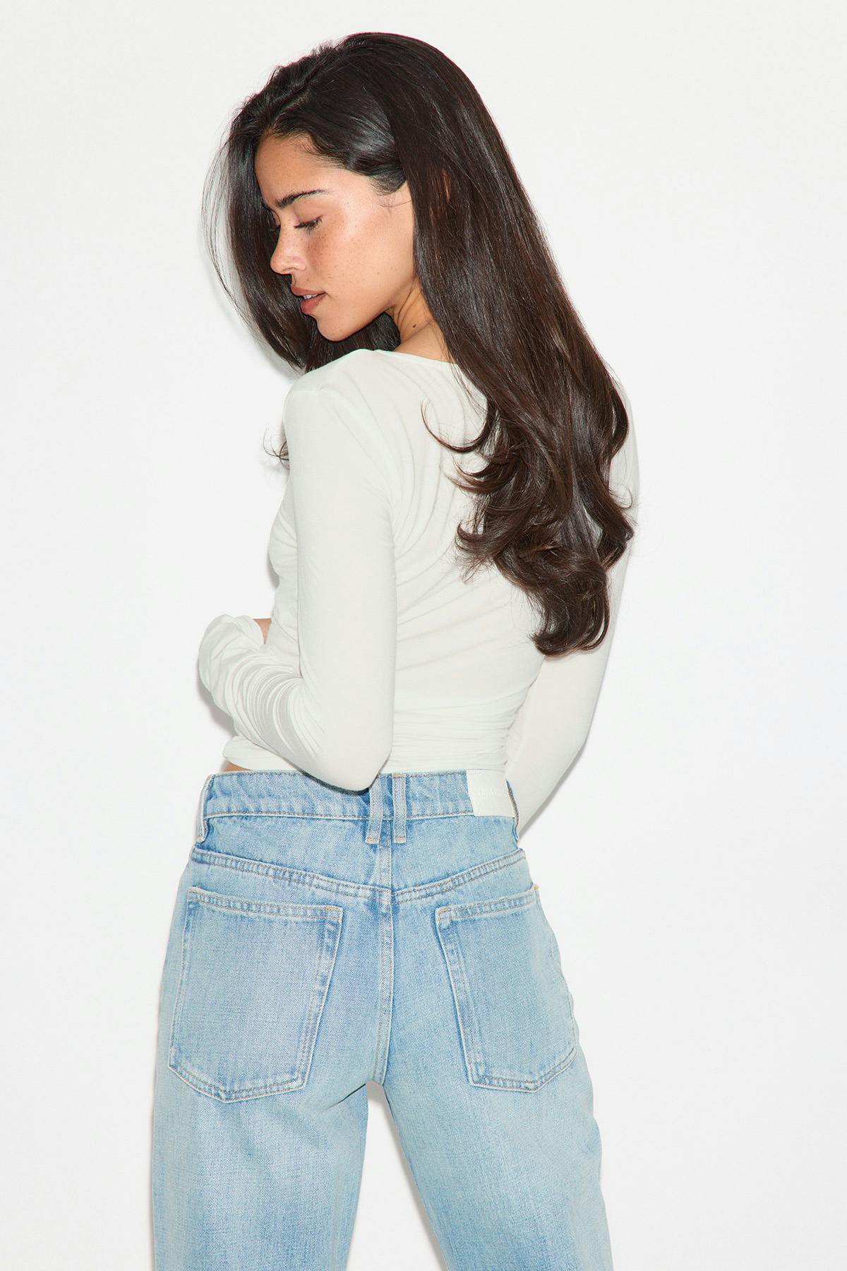 Slim fit scoop neck top - White