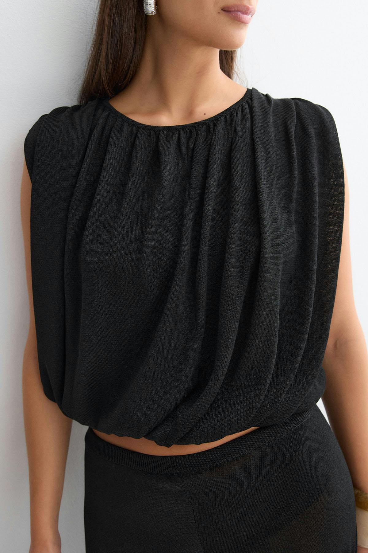 Bubble hem knitted top - Black