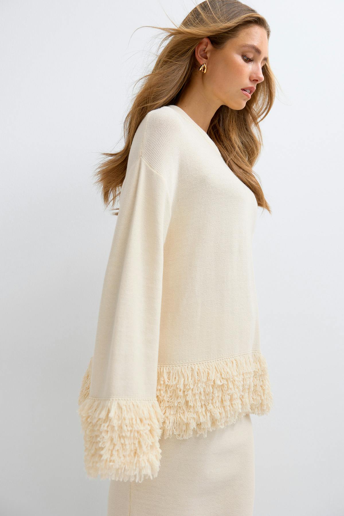Knitted fringe sweater - White