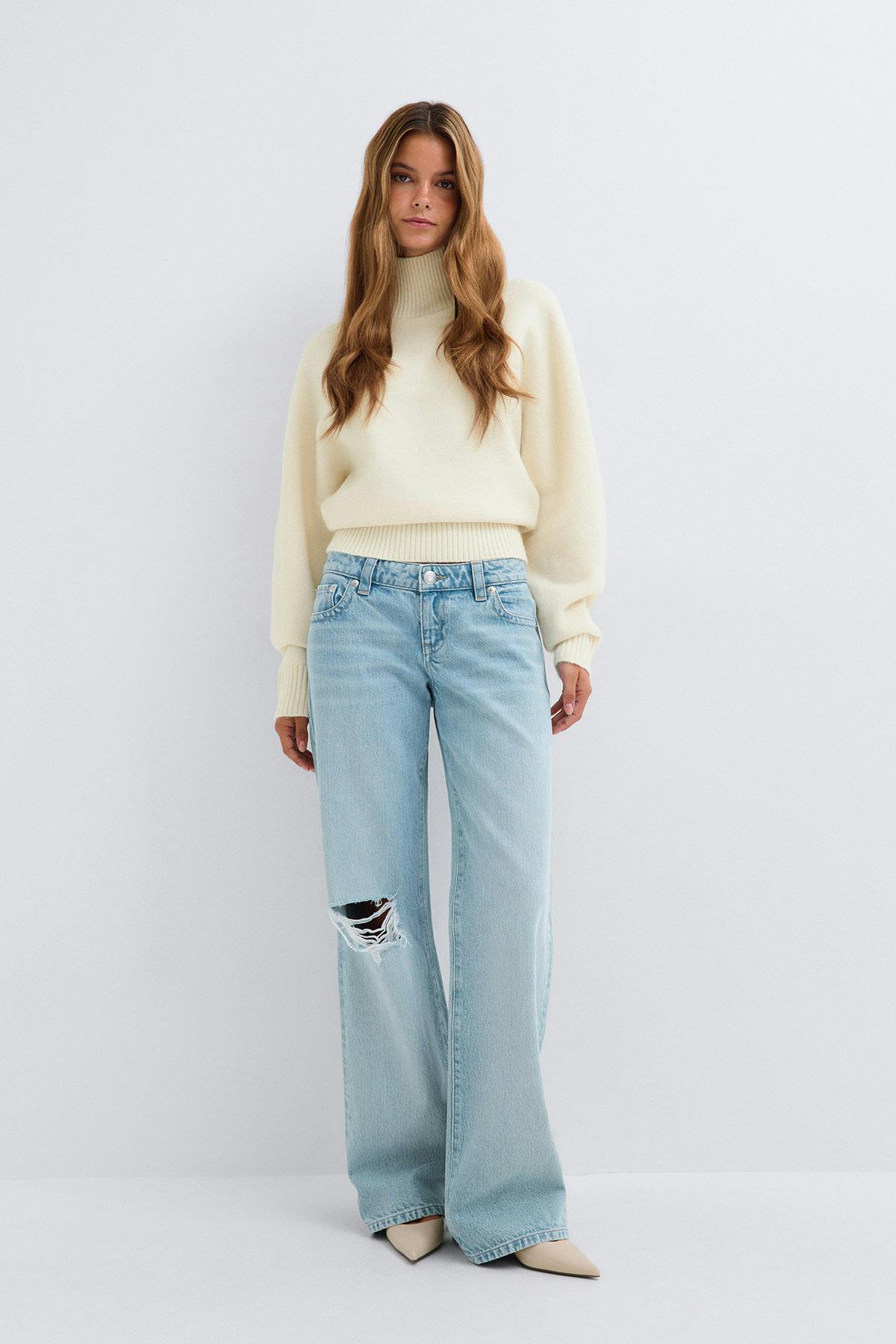 Knitted turtleneck sweater - White