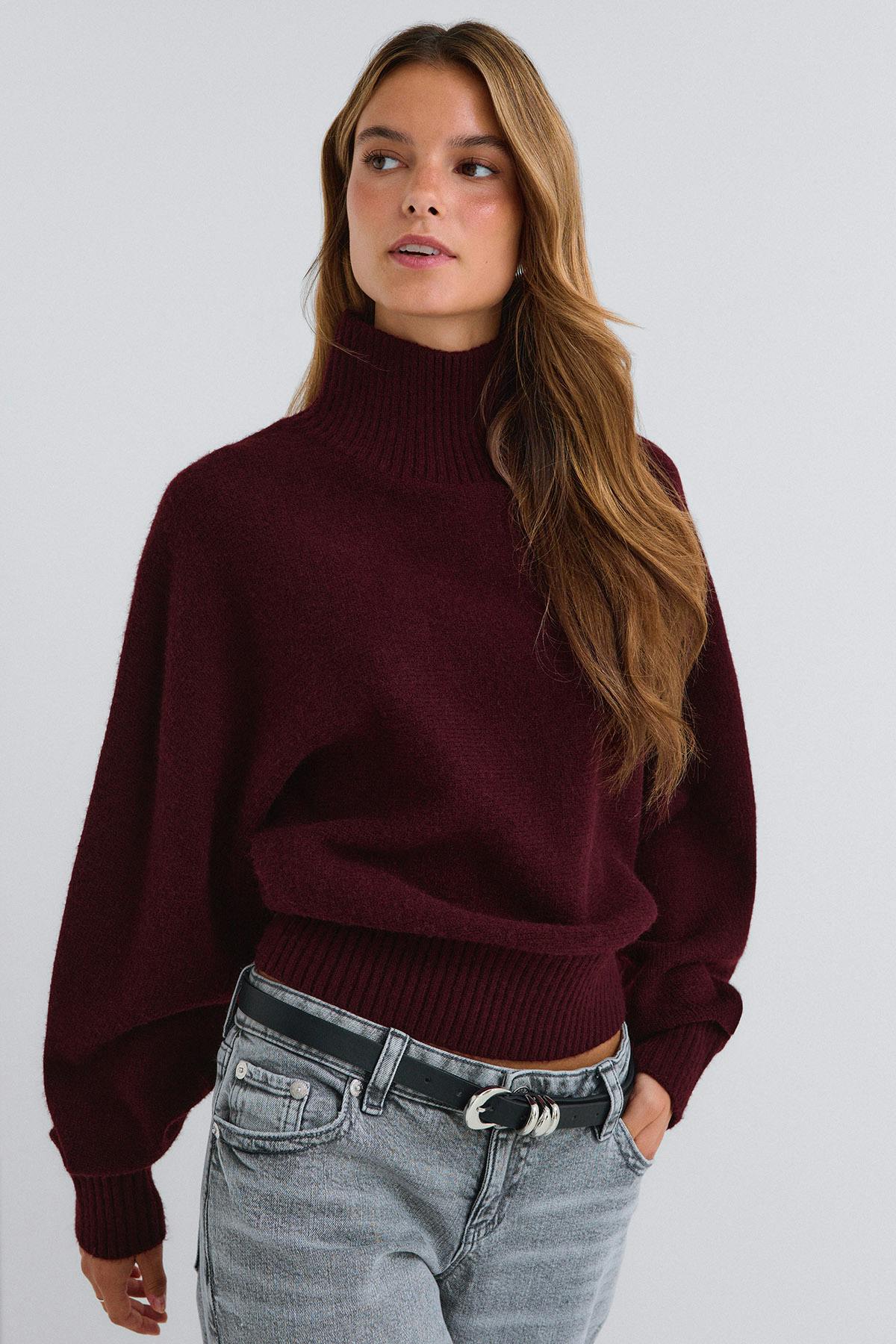 Knitted turtleneck sweater - Red