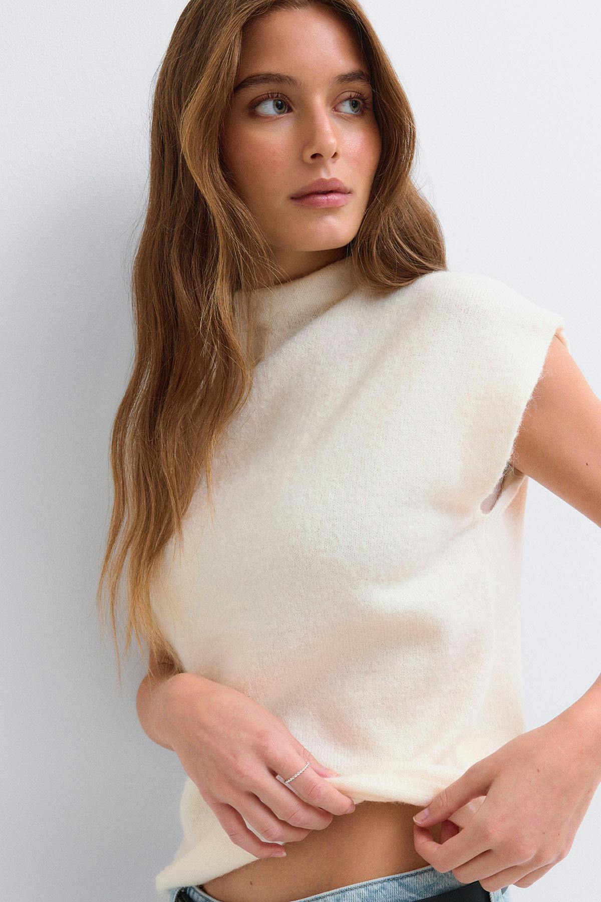 Knitted funnel neck top - White