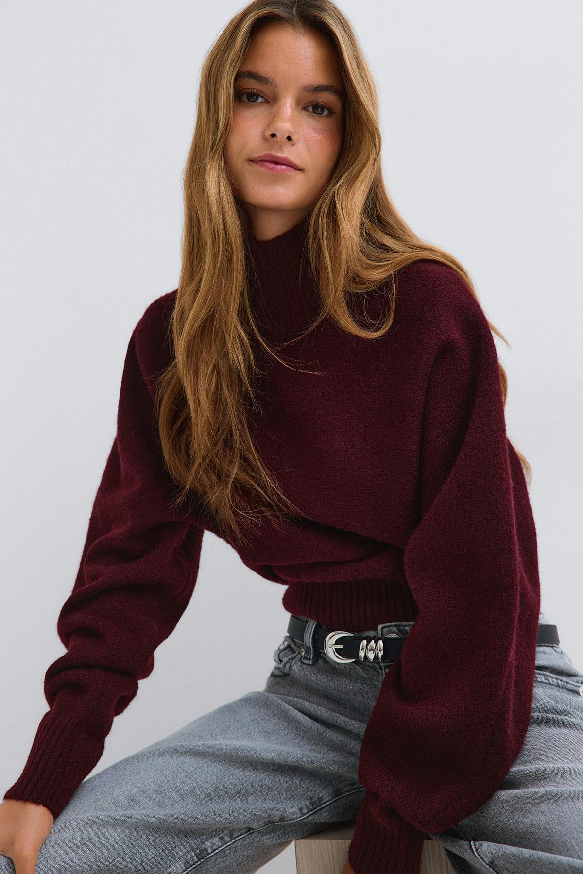 Knitted turtleneck sweater - Red