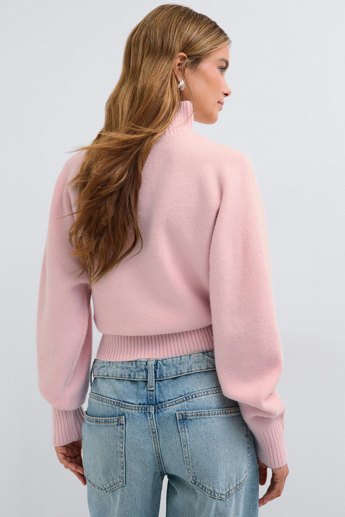 Knitted turtleneck sweater - Pink