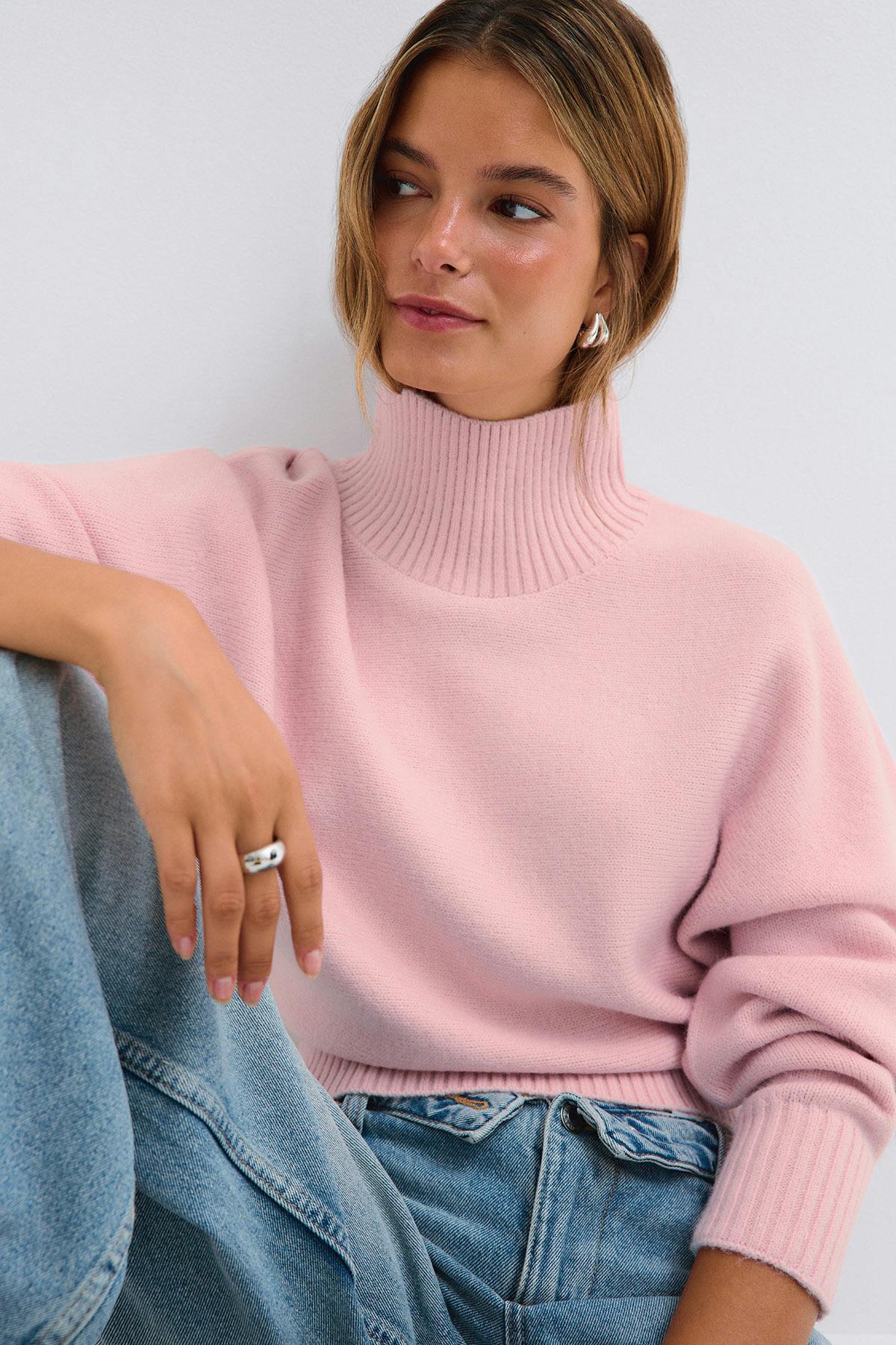 Knitted turtleneck sweater - Pink