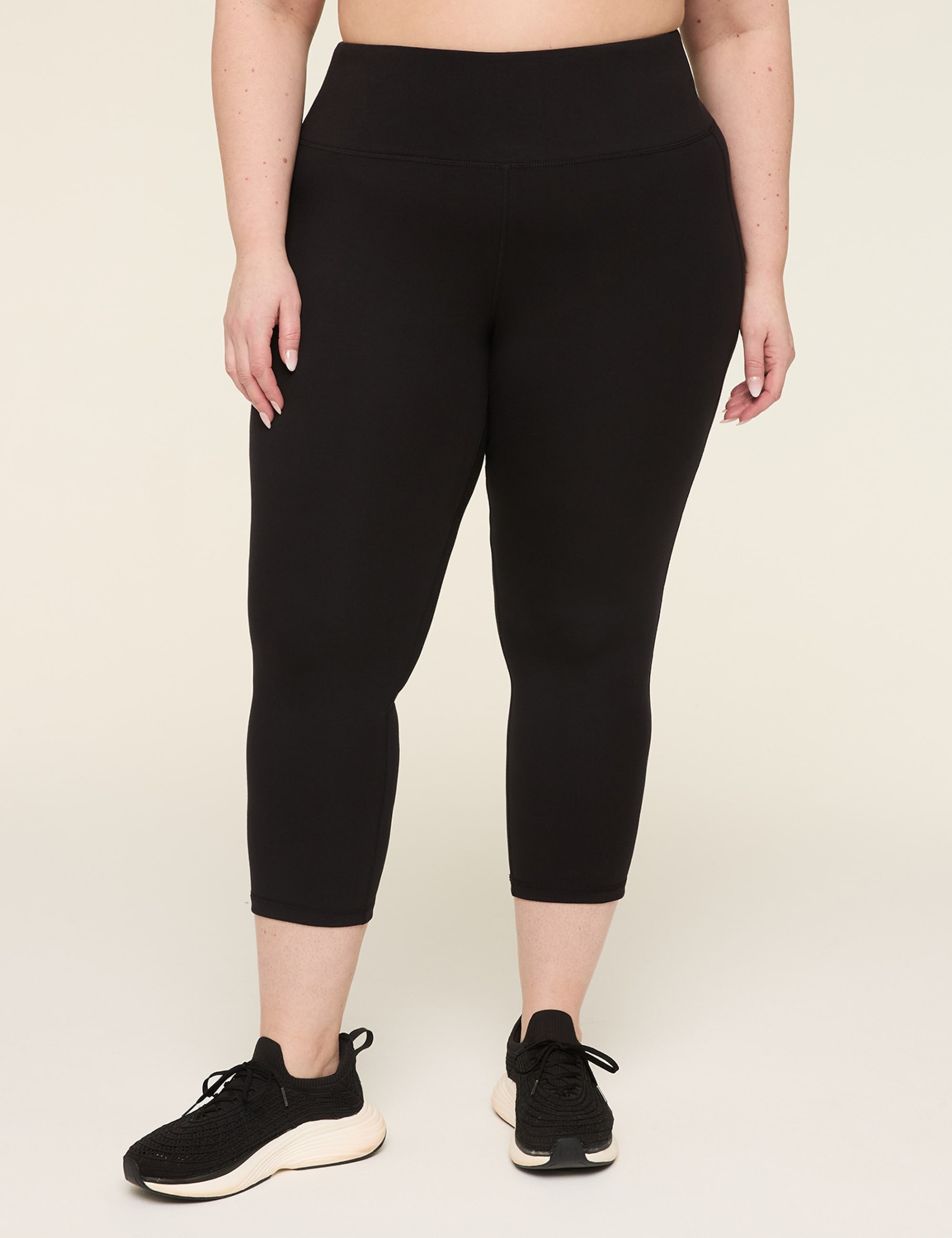 LIVI Signature Stretch 21" Capri Legging