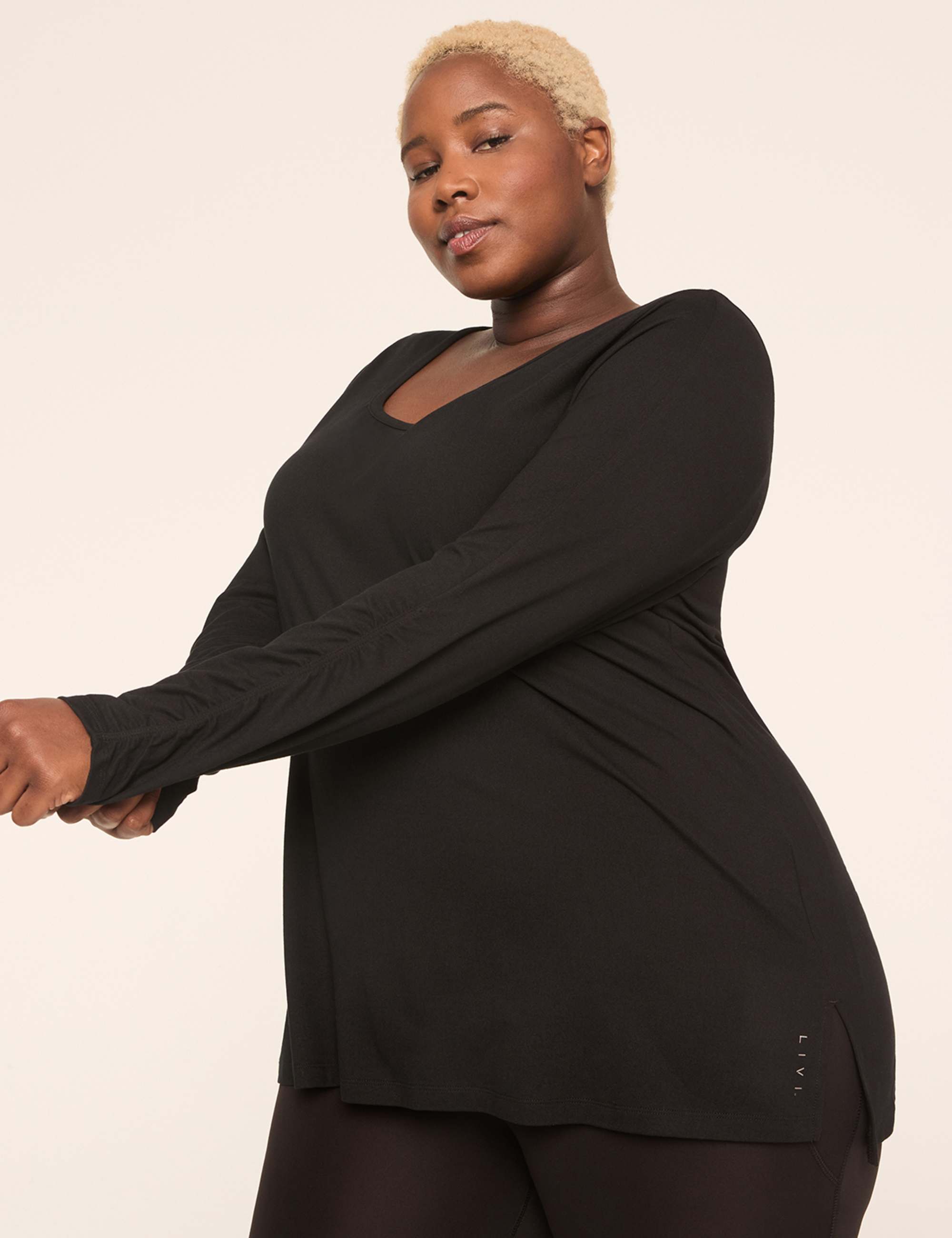 LIVI Soft Ruched-Sleeve Tunic