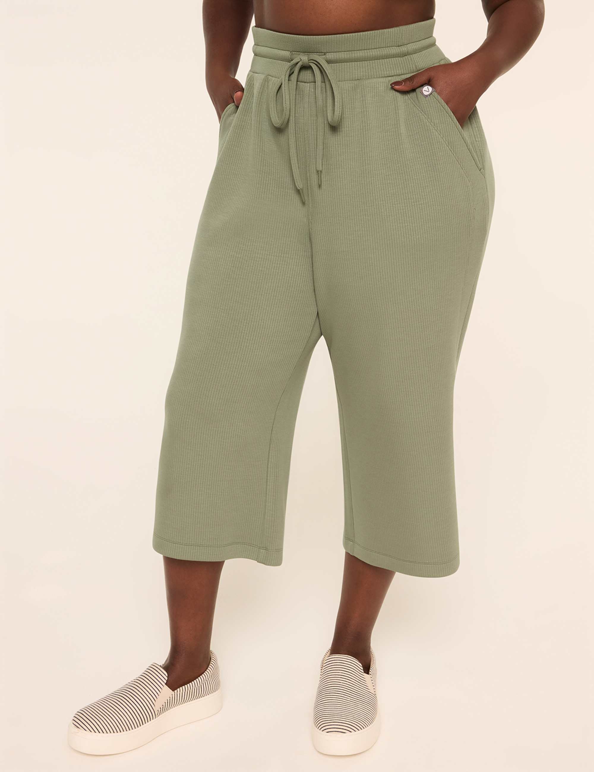 LIVI Ribbed Journey Relaxed Straight Crop Pant