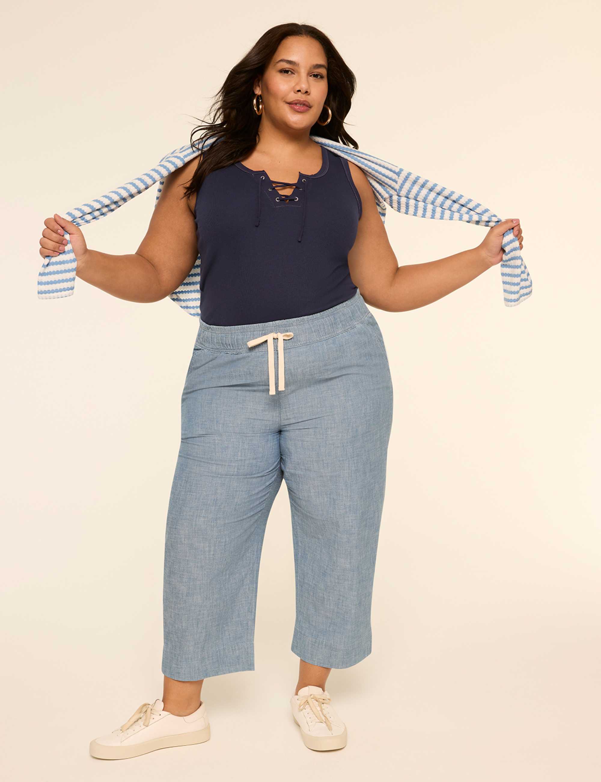 Chambray Pull-On Straight Leg Capri Pant