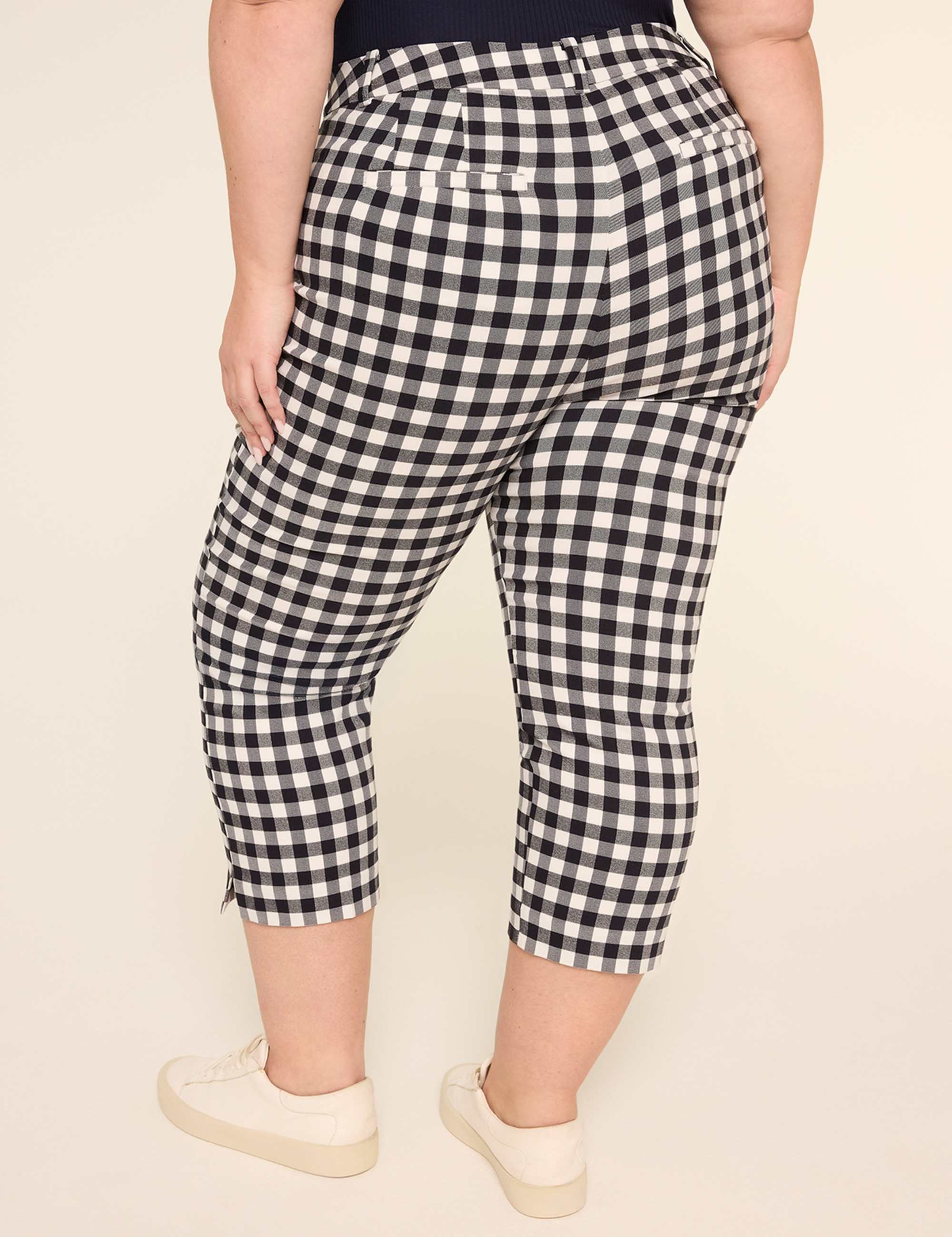 4-Season Gingham Slim Capri Pant