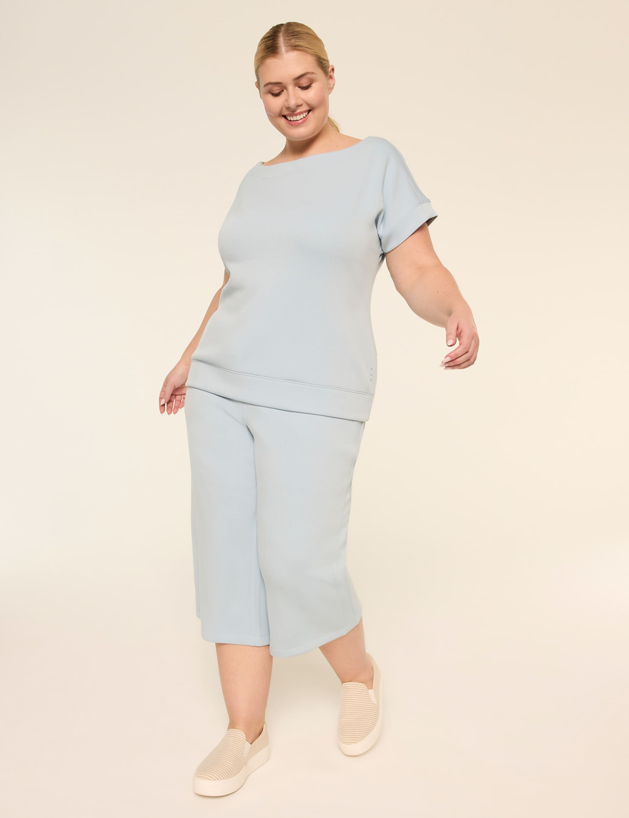 LIVI Ribbed Journey Relaxed Straight Crop Pant