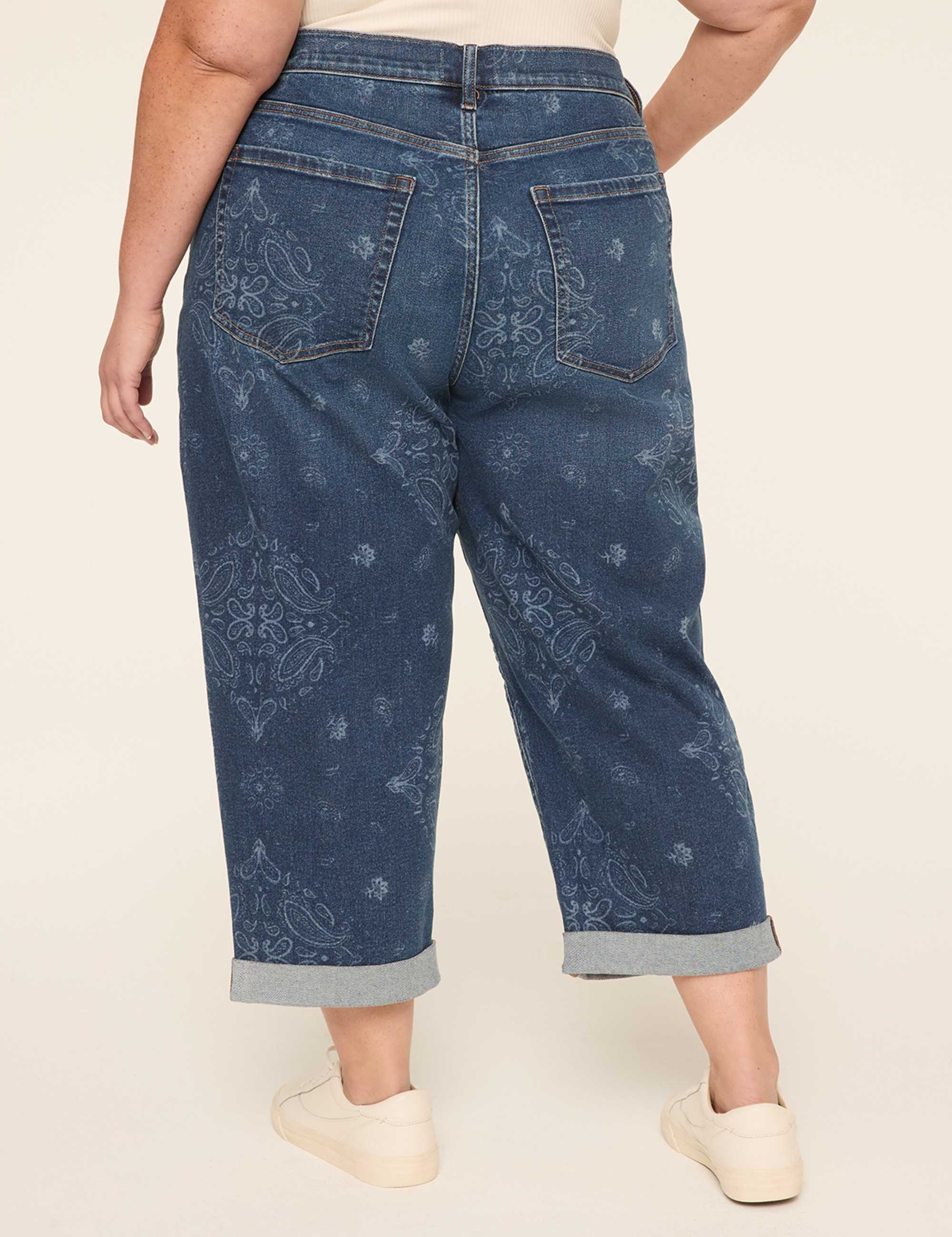 Boyfriend Fit Bandana Print Capri Jean