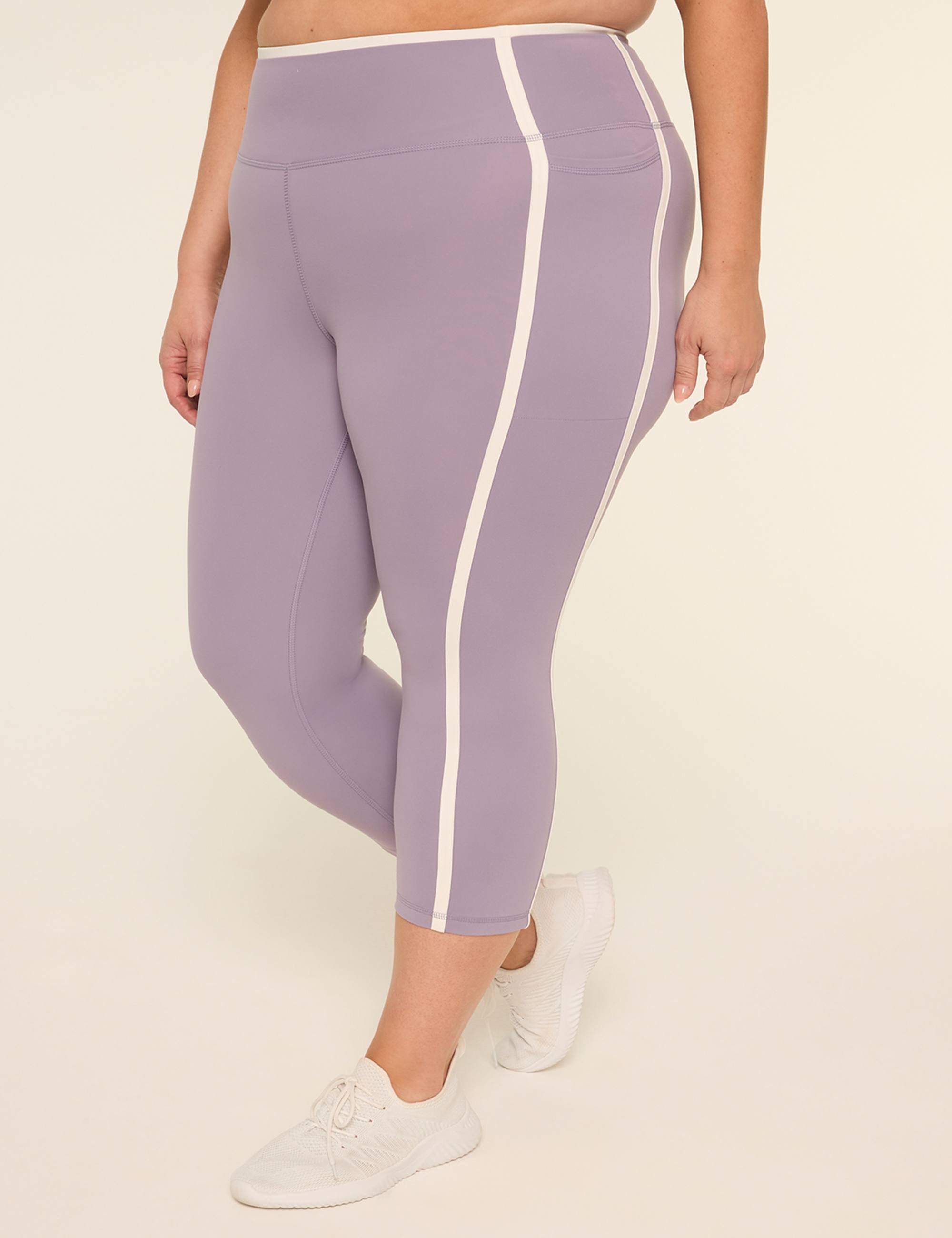 LIVI Soft Piped 21" Capri Legging