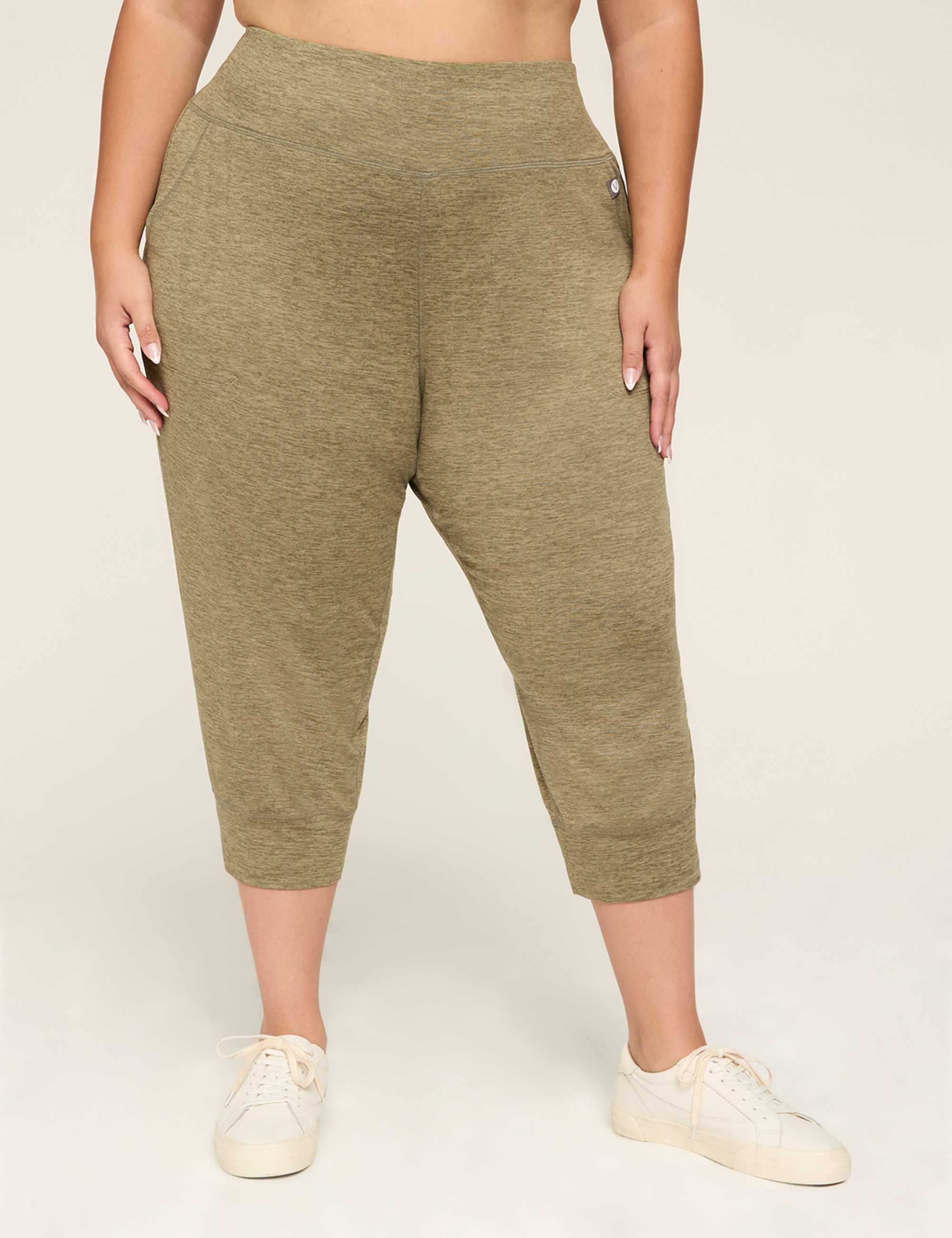 LIVI Soft Capri Jogger