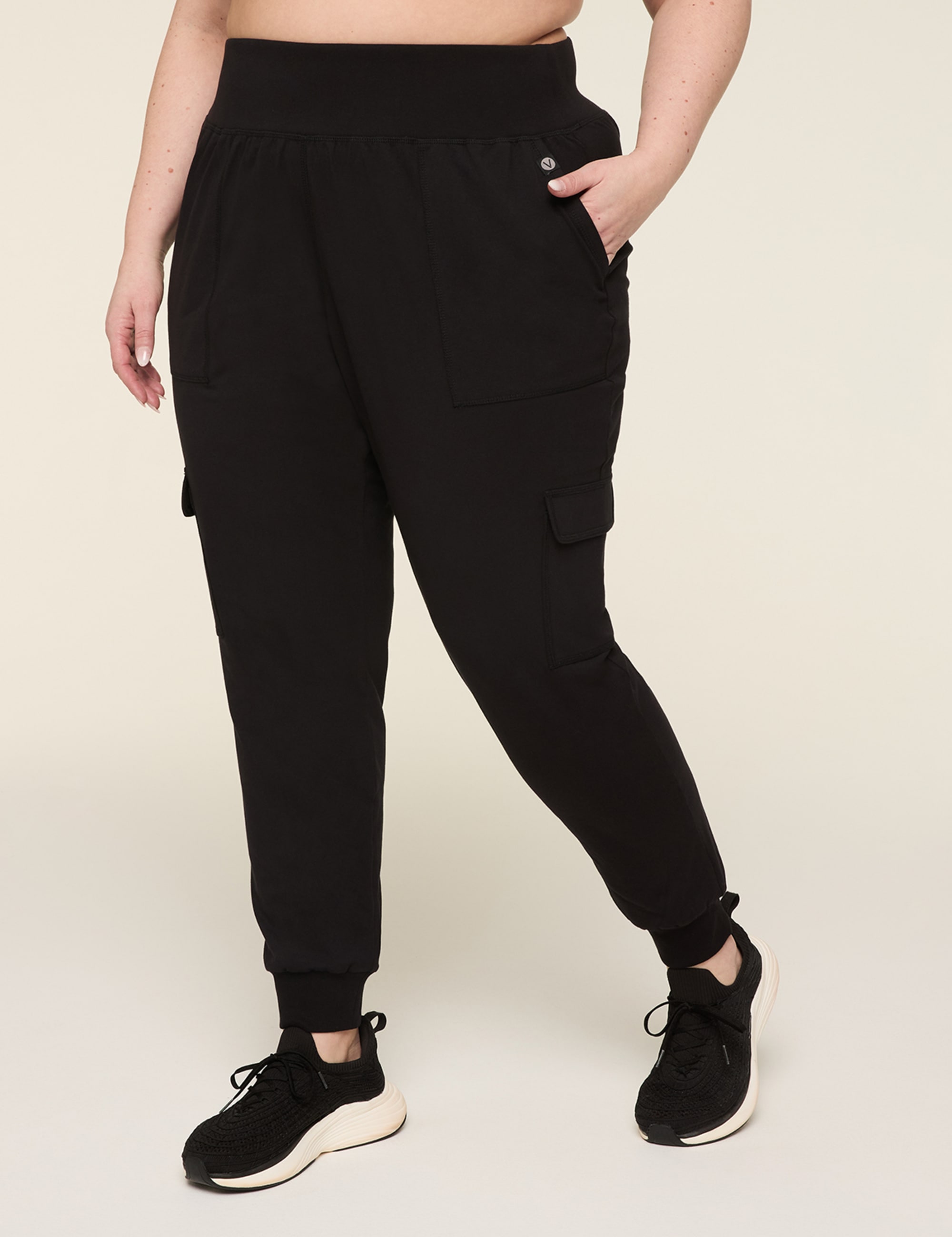 LIVI Signature Stretch Slim Cargo Jogger