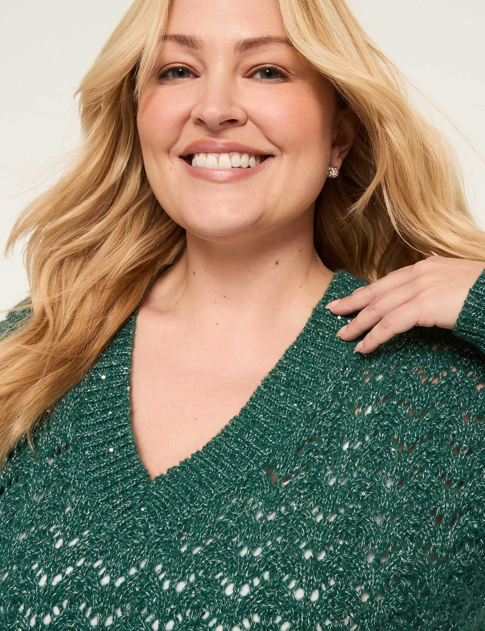 Relaxed Sequin V-Neck Stitch Pullover Sweater
