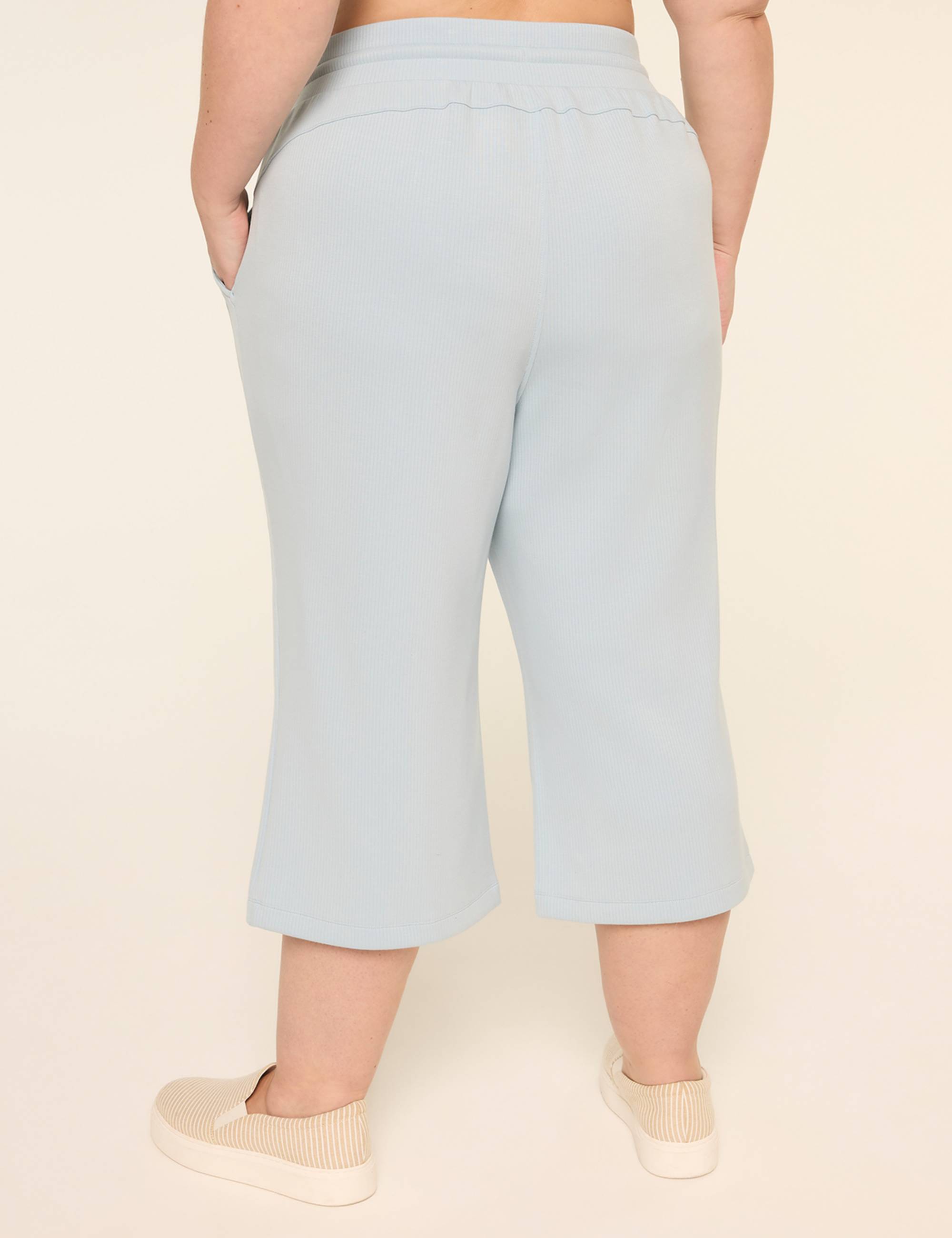 LIVI Ribbed Journey Relaxed Straight Crop Pant