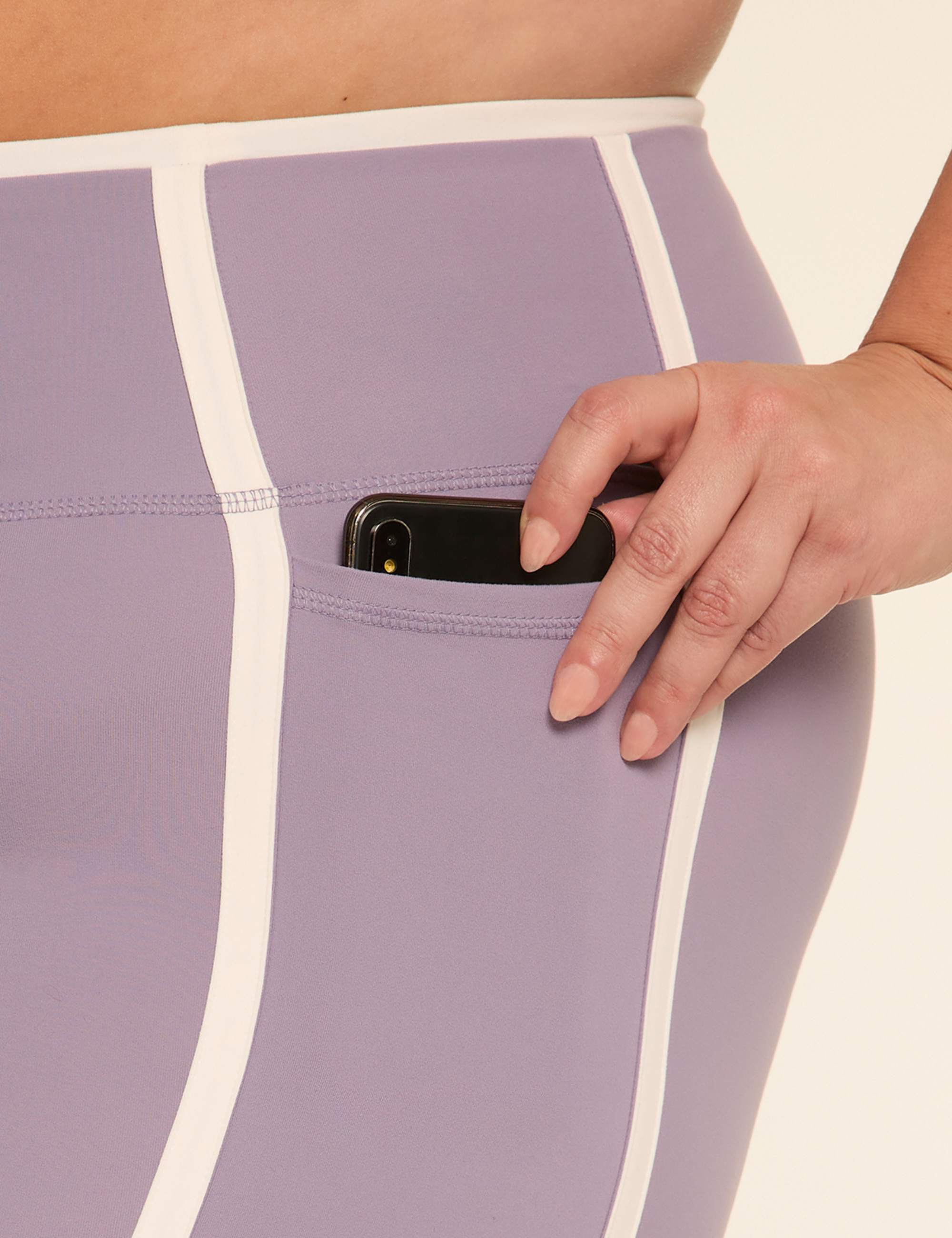 LIVI Soft Piped 21" Capri Legging