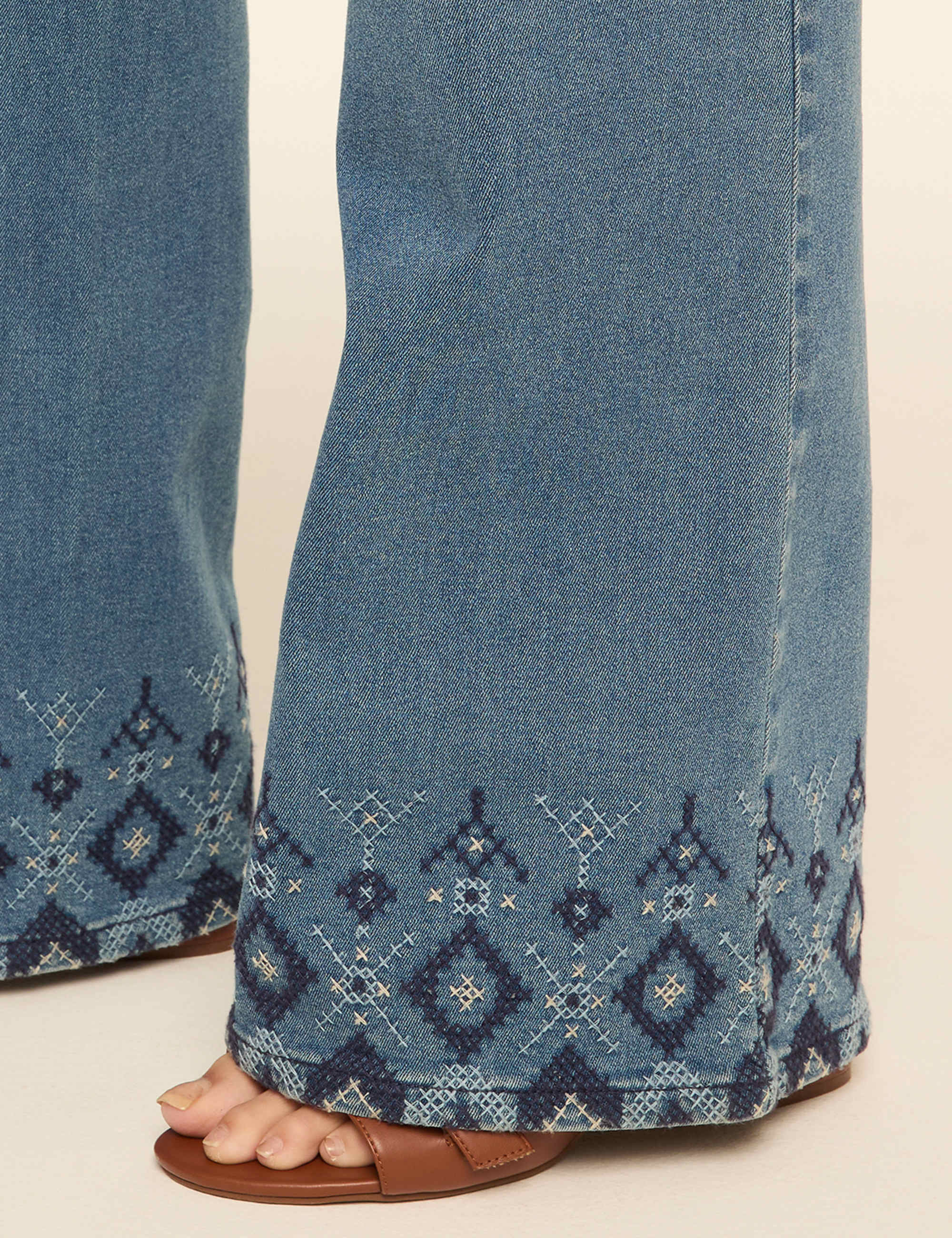 Signature Fit High-Rise Embroidered Boot Jean