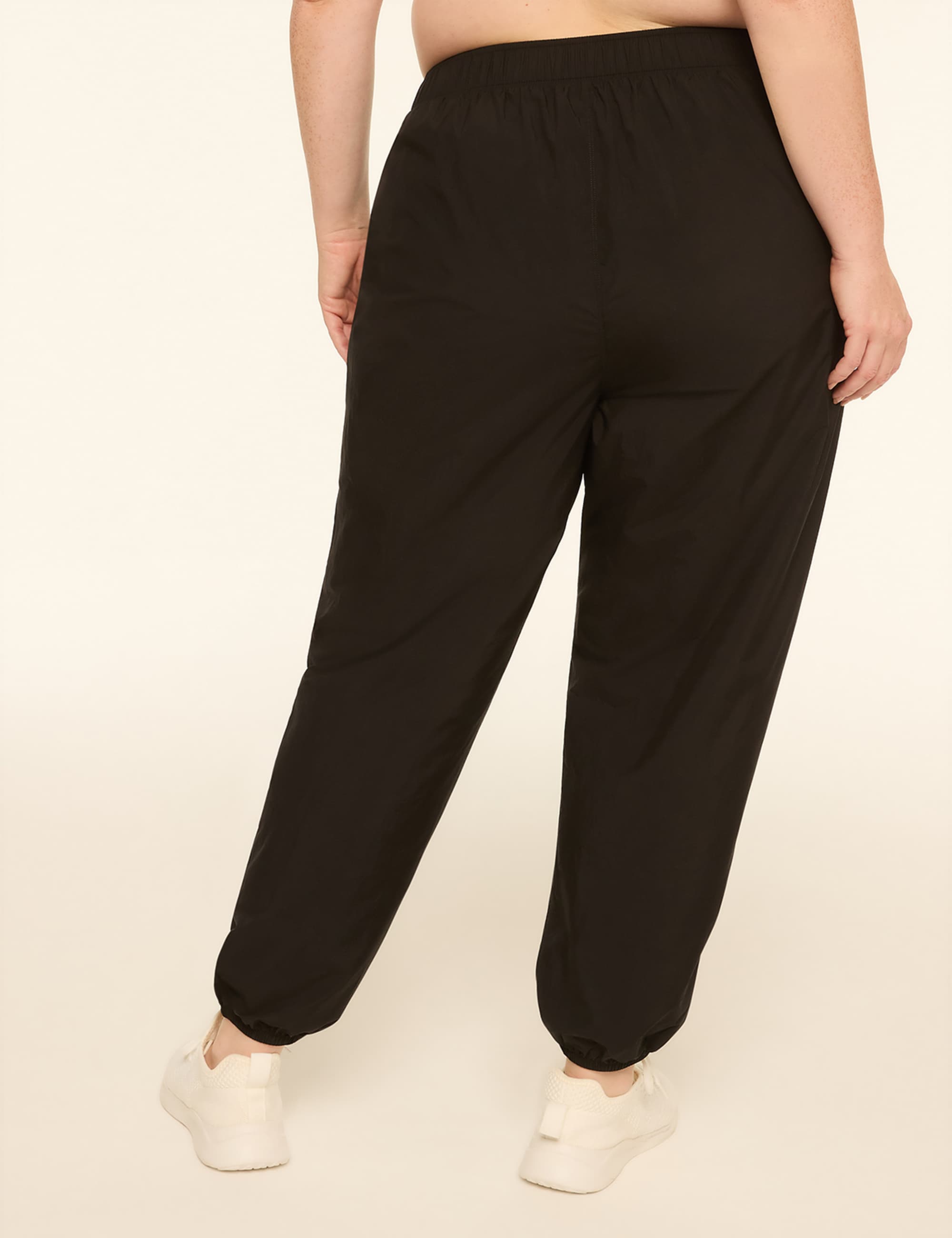 LIVI Woven Jogger