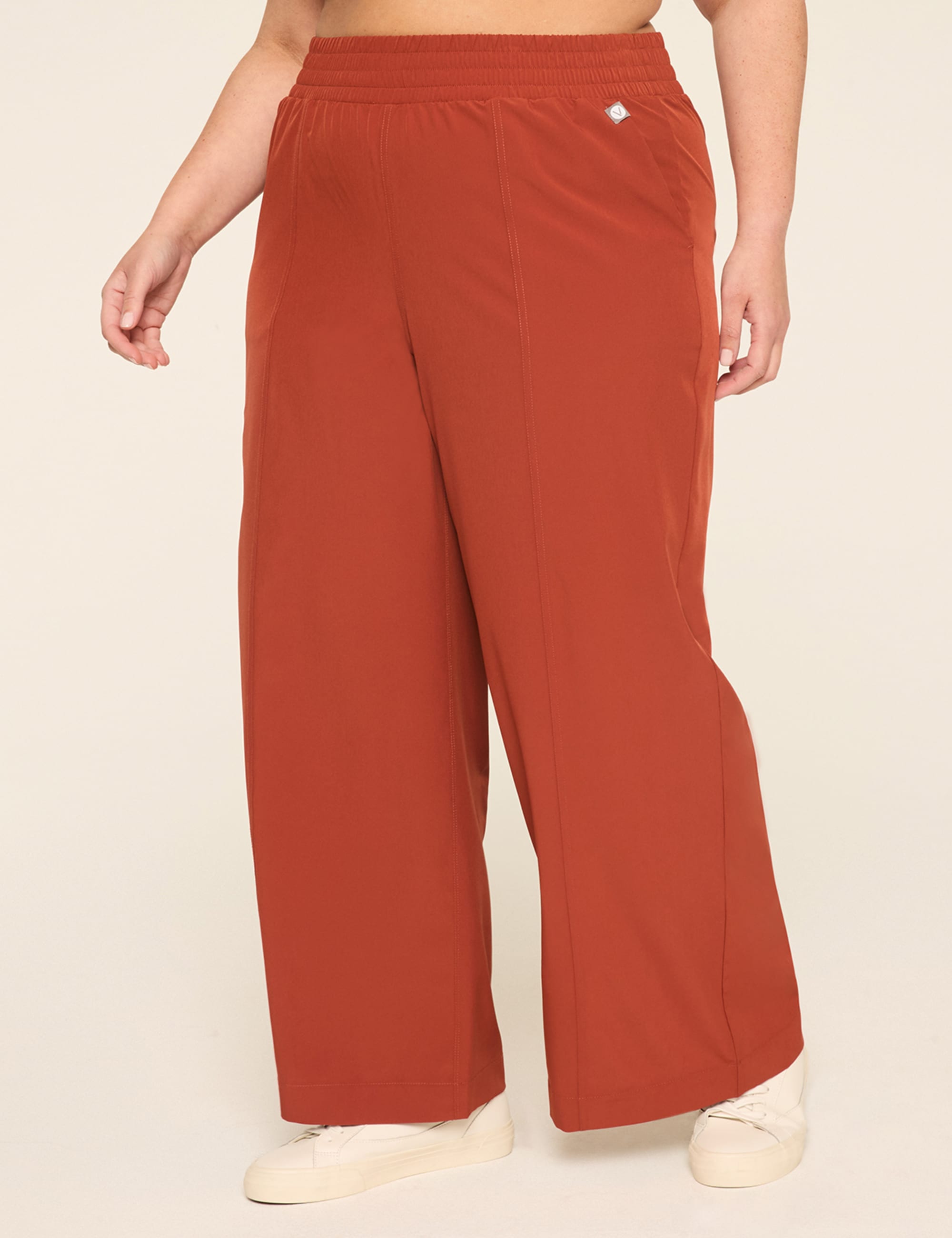 LIVI Stretch Woven Relaxed Straight Pant