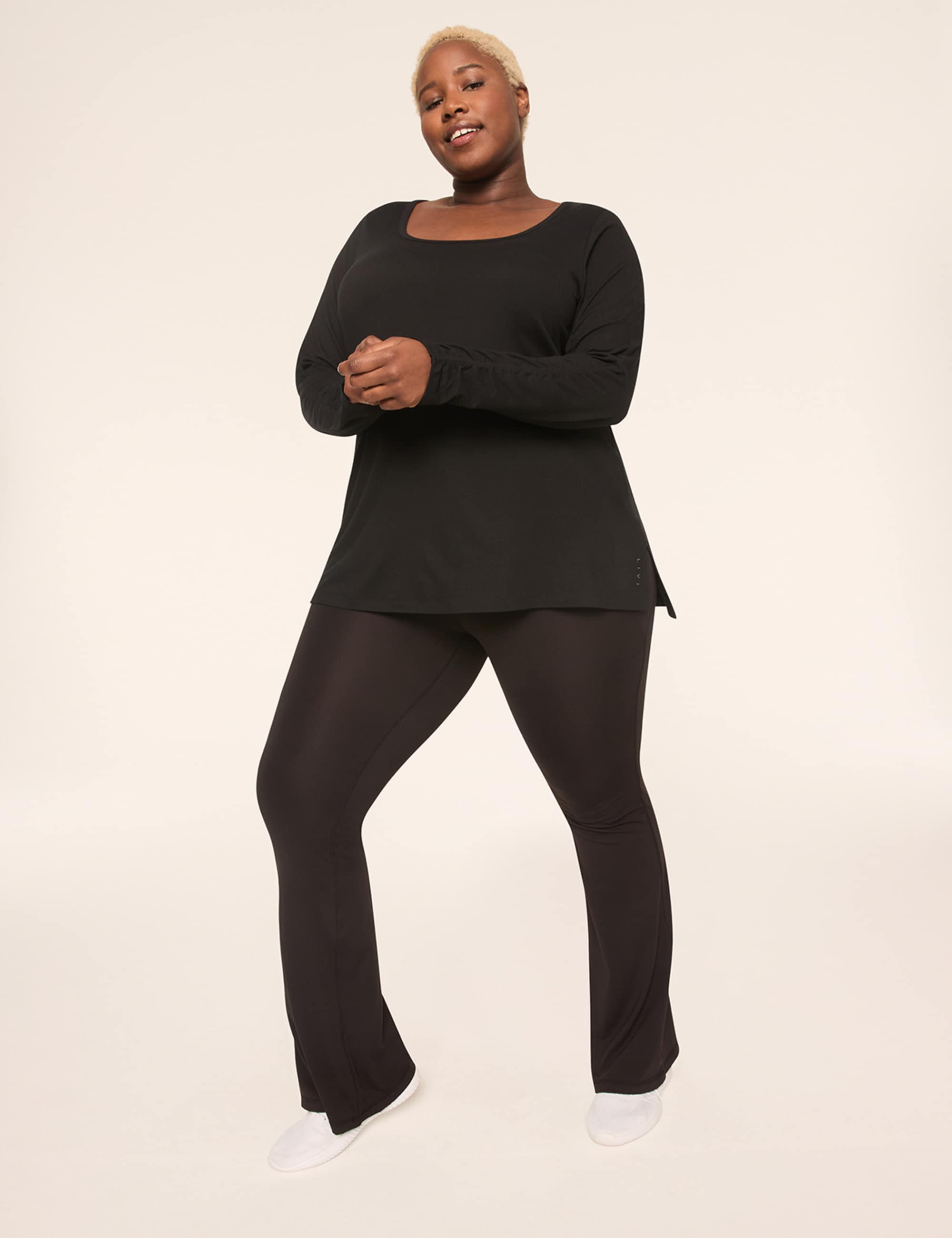 LIVI Soft Ruched-Sleeve Tunic