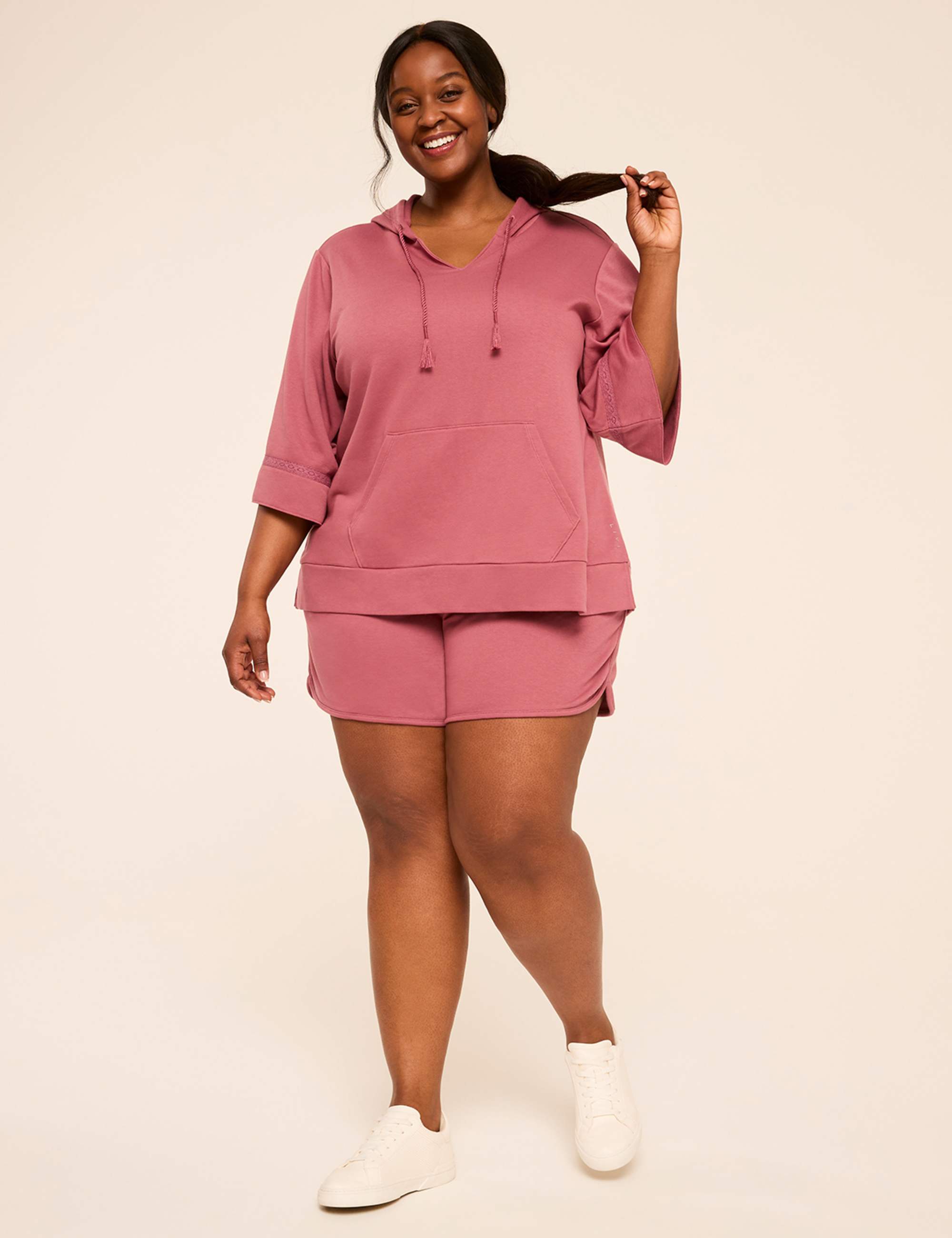 LIVI French Terry Dolphin-Hem Short