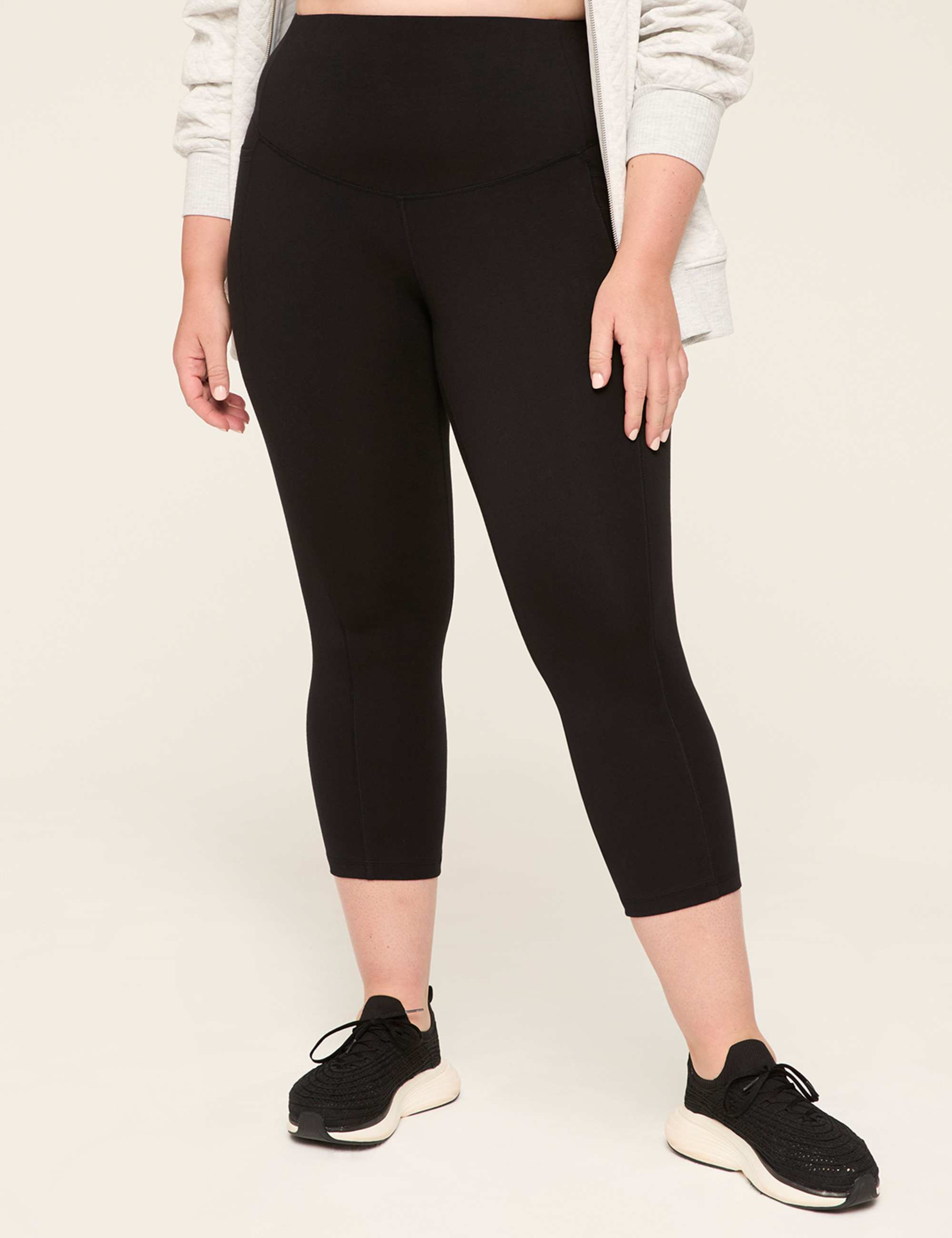 LIVI Smoothing Control Tech Signature Stretch 21" Capri Legging