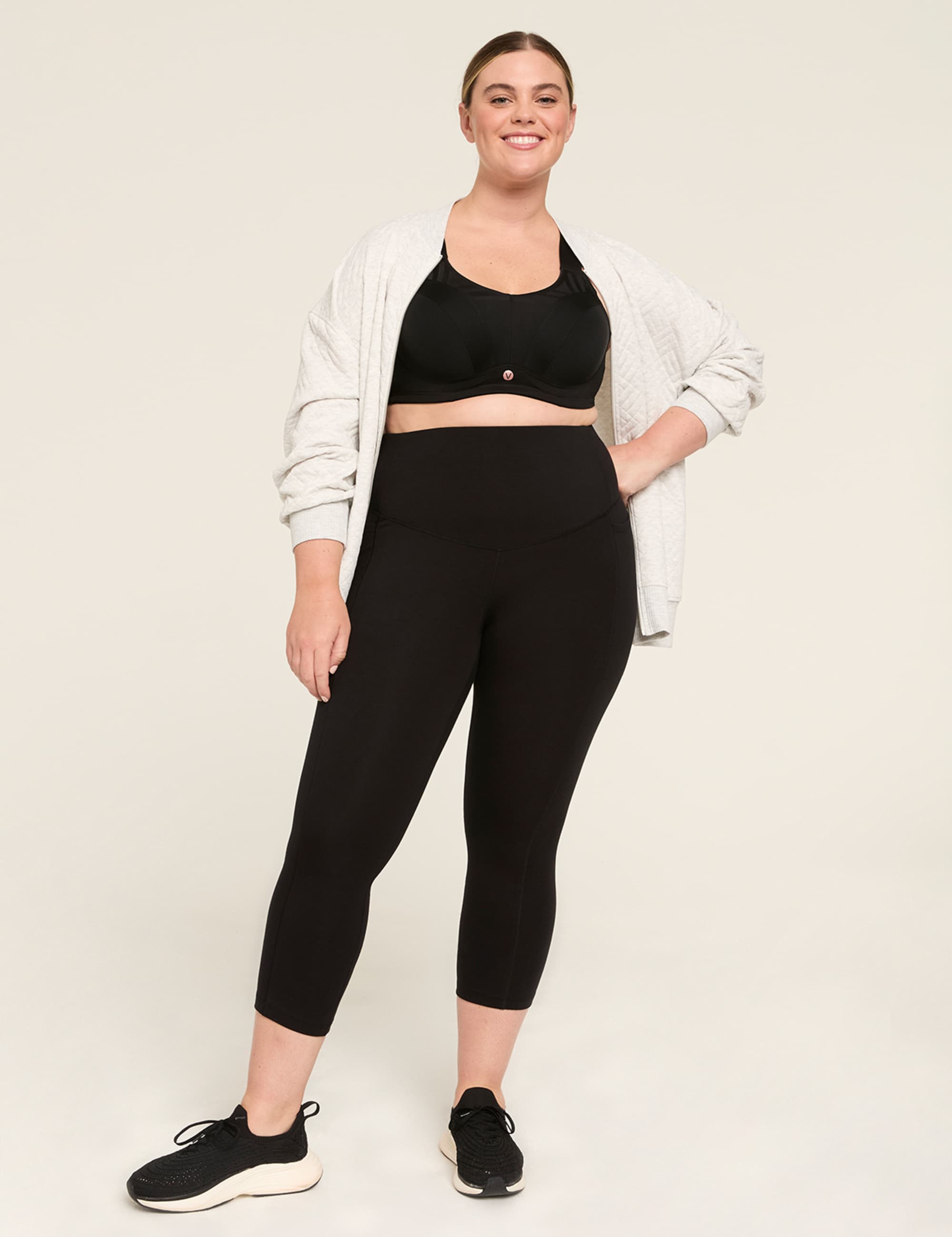 LIVI Smoothing Control Tech Signature Stretch 21" Capri Legging